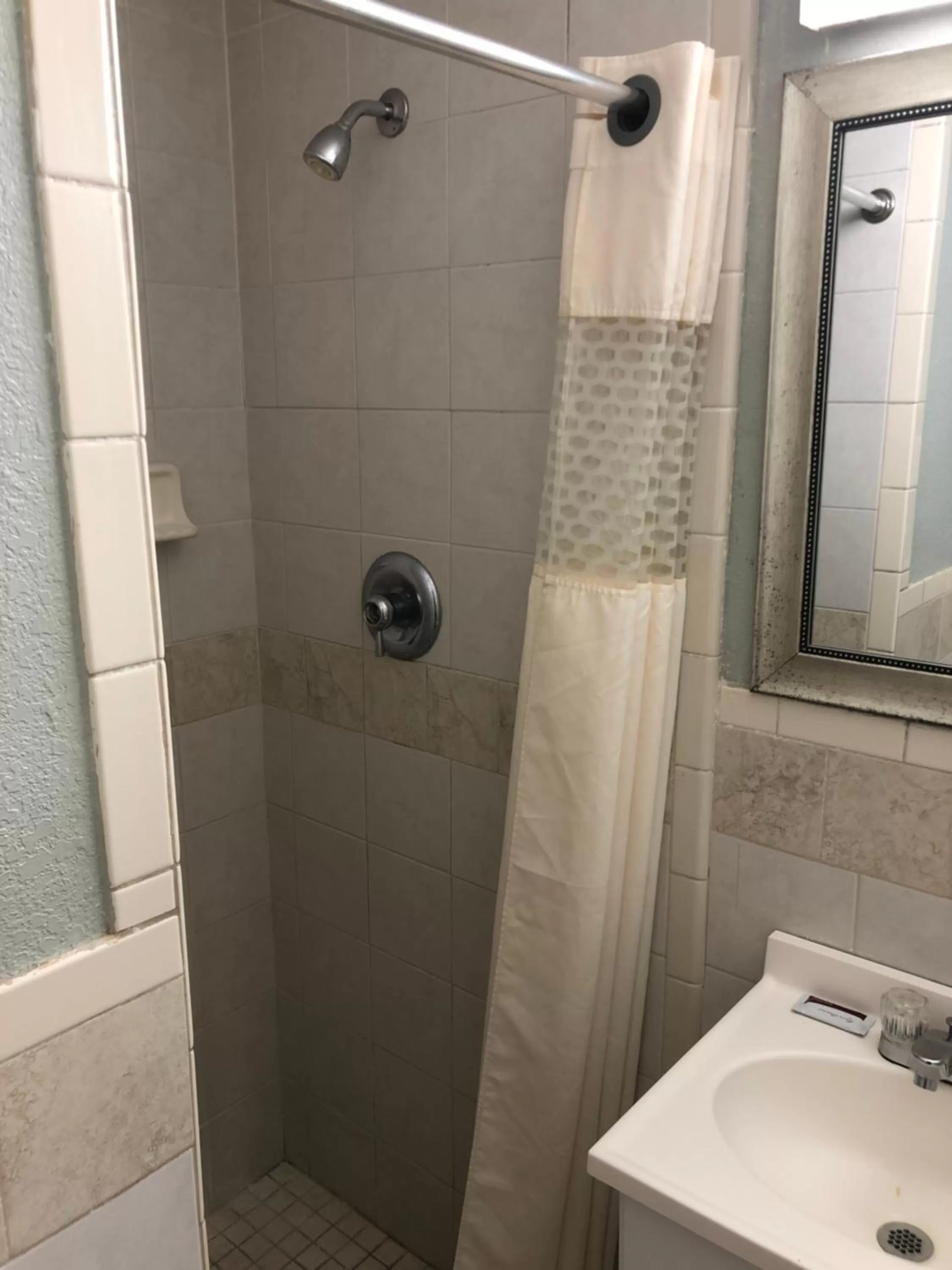 Bathroom in Budget inn