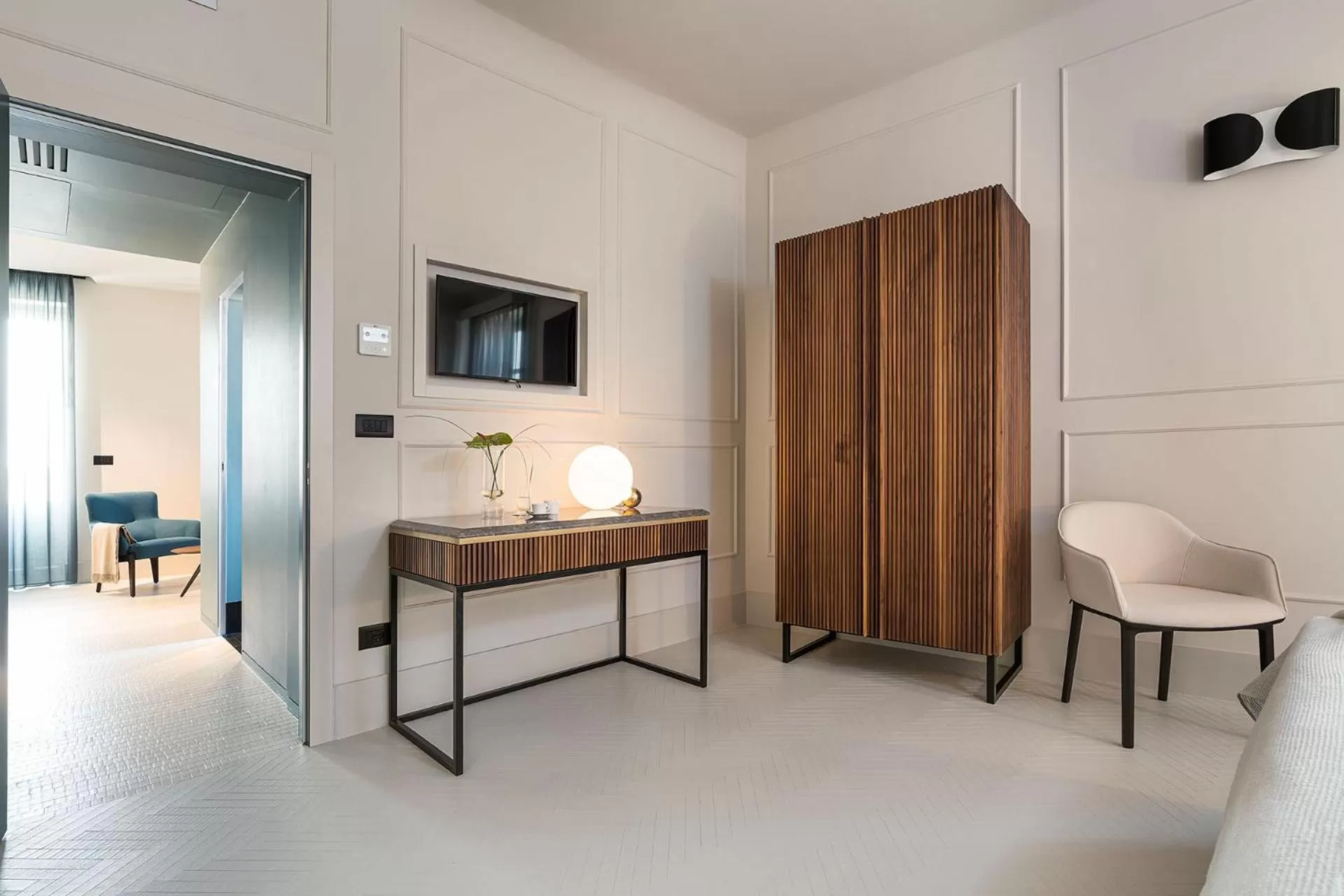 Photo of the whole room in Byssus Suites