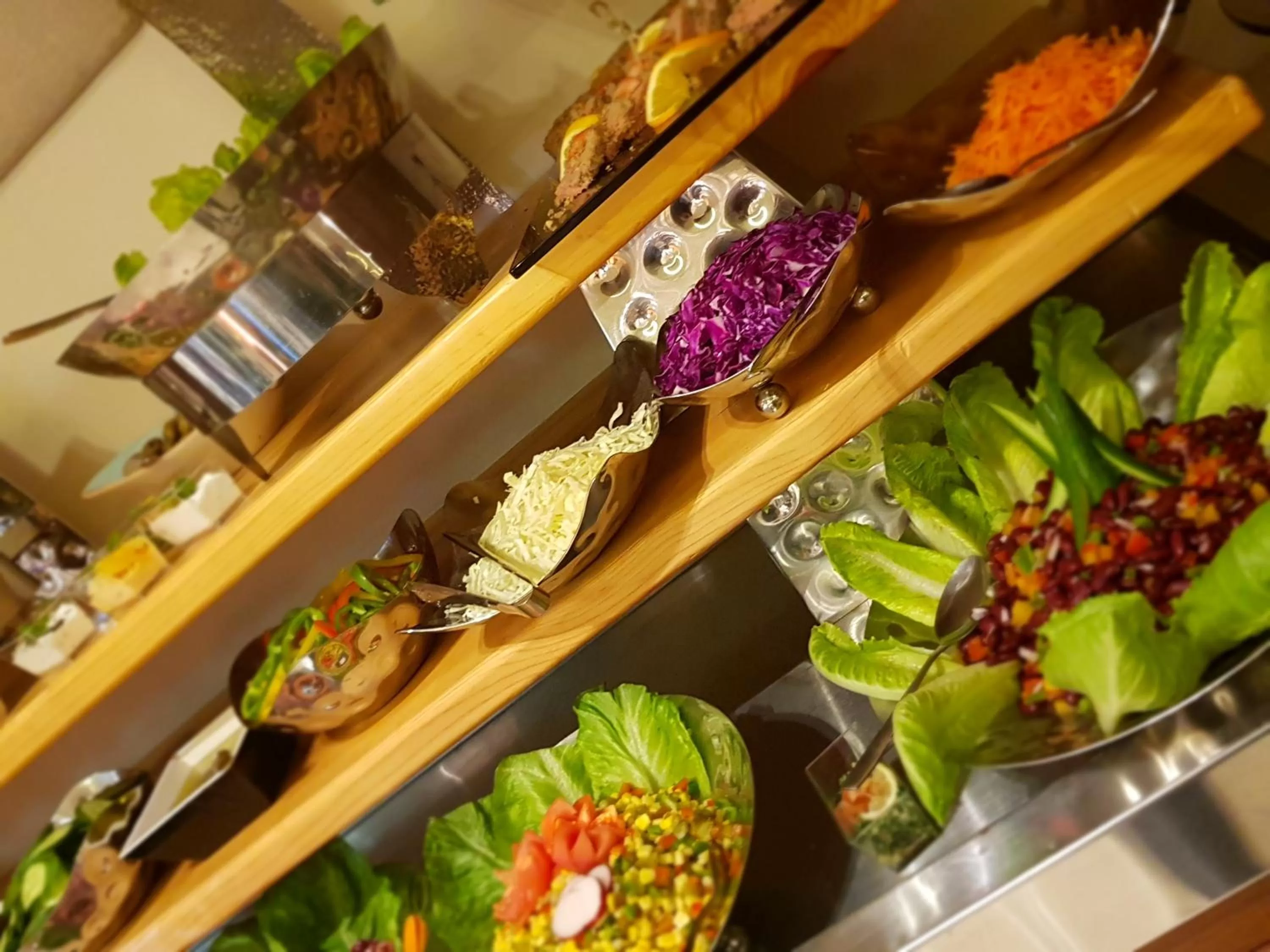 Food and drinks in Seven Roses Hotel