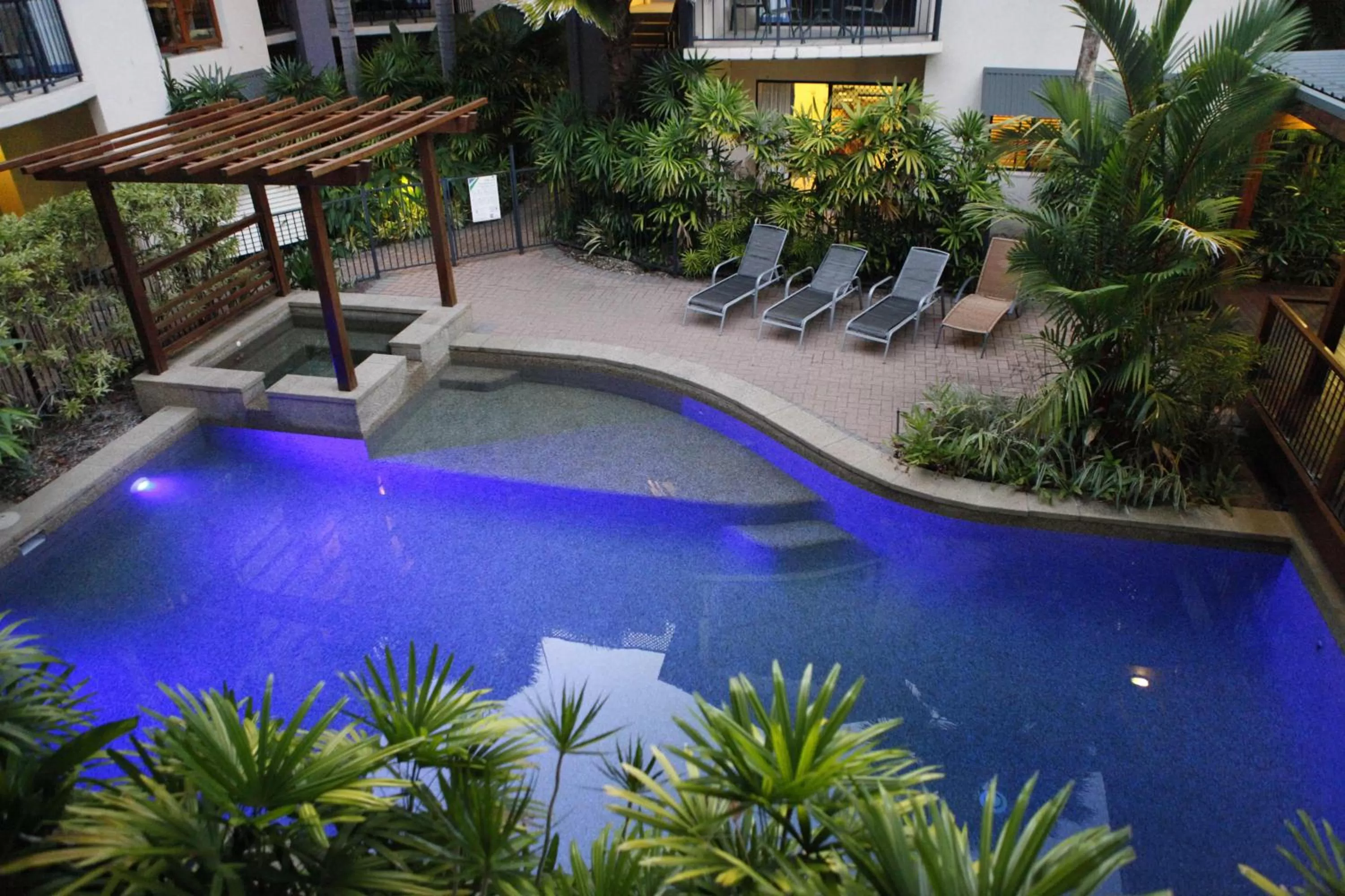 Swimming pool in Bay Villas Resort