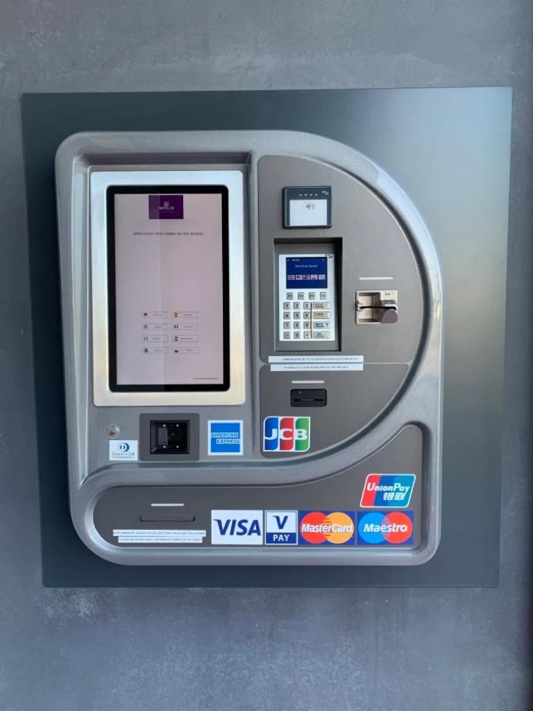 Property building, TV/Entertainment Center in Motel24