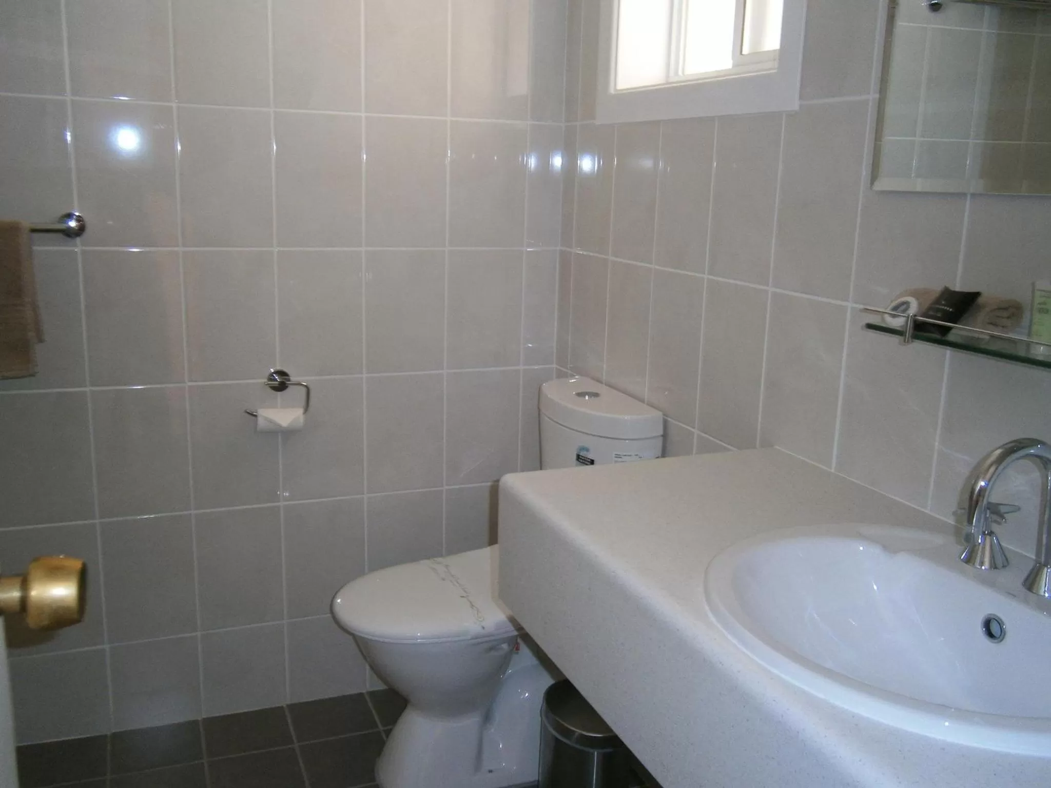 Toilet in Highlands Motor Inn