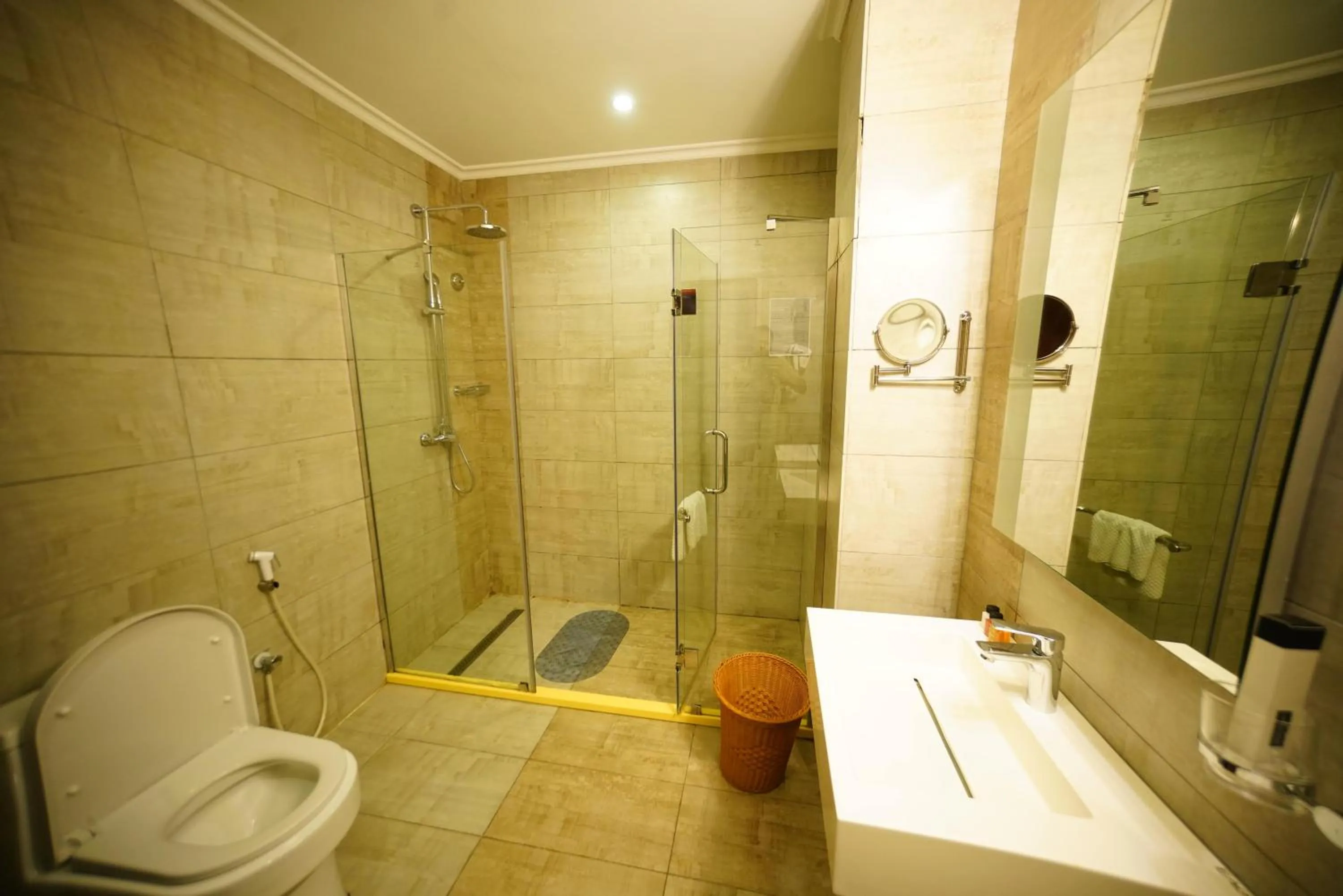 Toilet in Mado Hotel