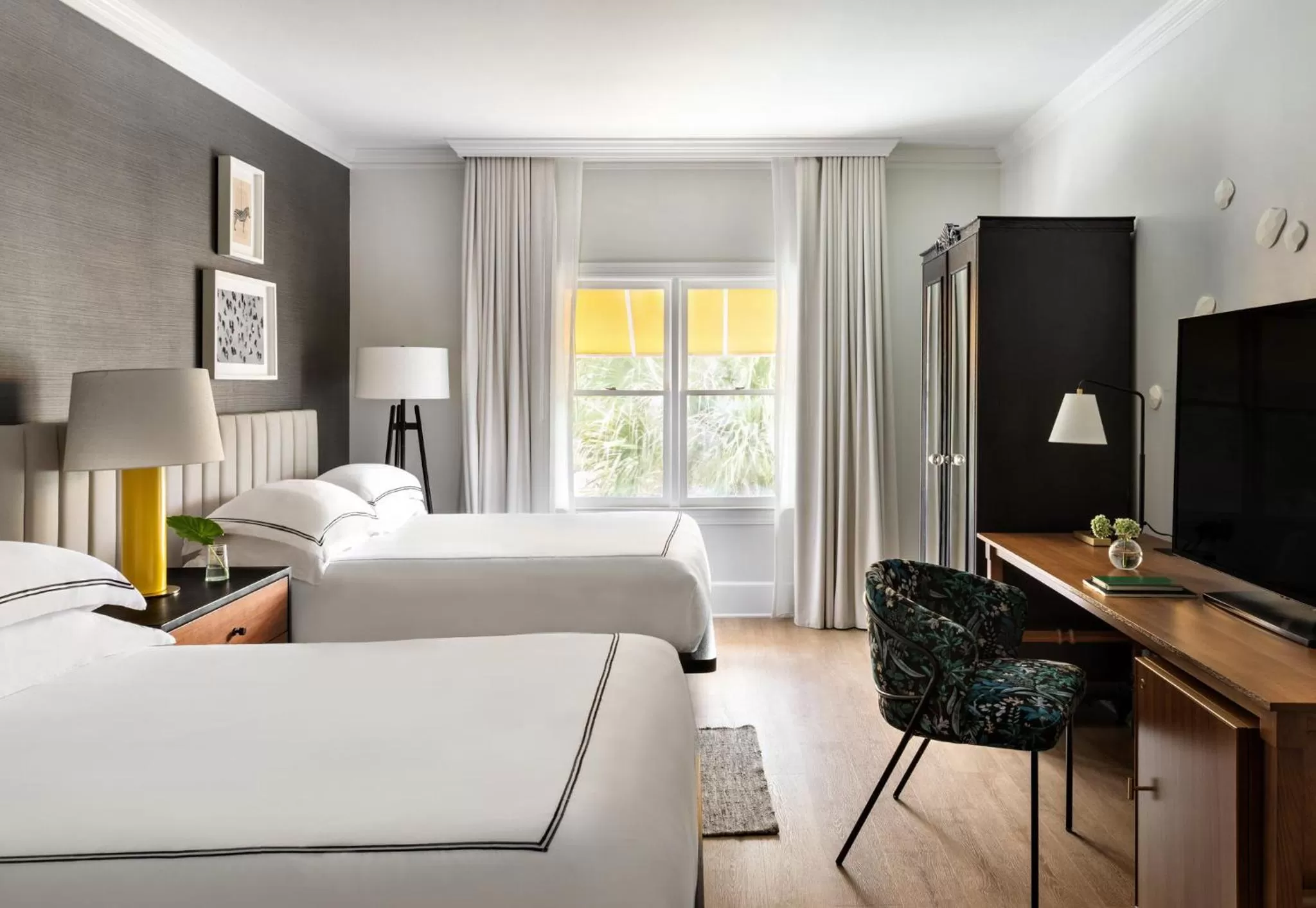 Photo of the whole room, Bed in Kimpton Brice Hotel by IHG