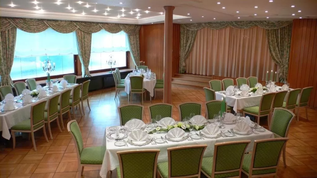 Restaurant/places to eat, Banquet Facilities in Hotel-Restaurant Arneggers Adler