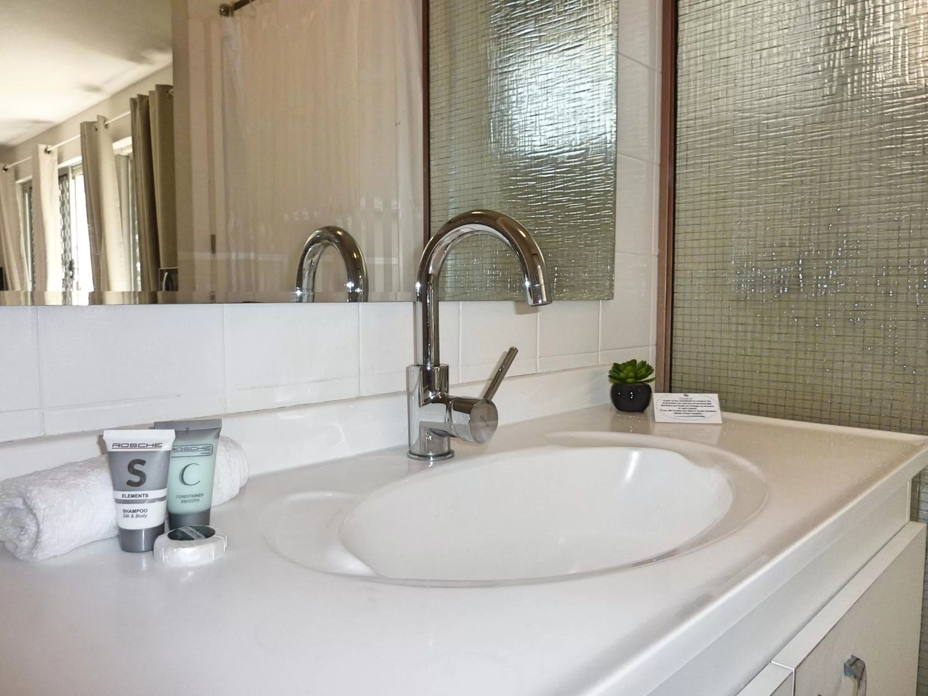 Bathroom in Jadran Motel & El Jays Holiday Lodge