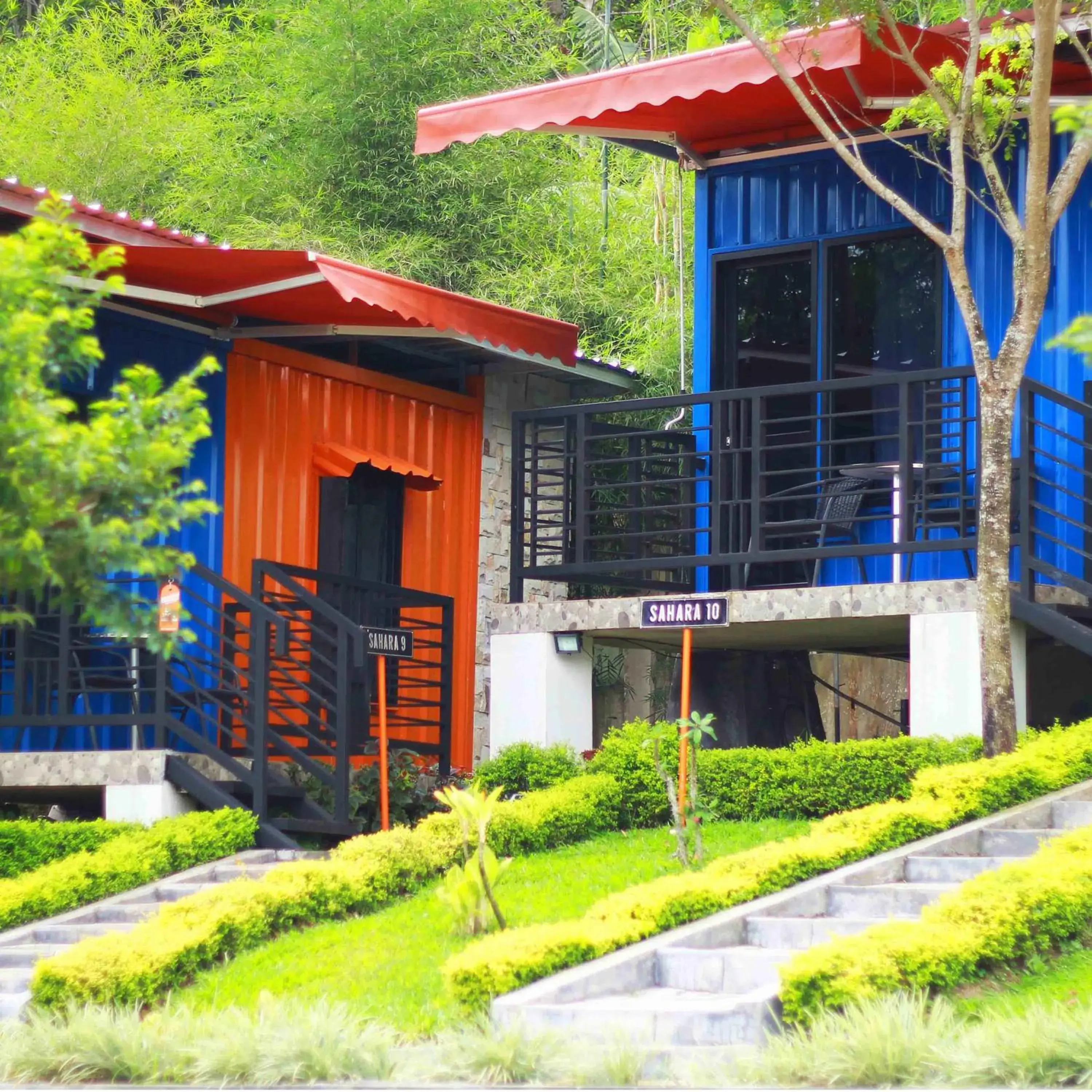 Sahara Container Queen - single occupancy in JSI Resort Megamendung Sahara Container Queen - single occupancy in JSI Resort Megamendung