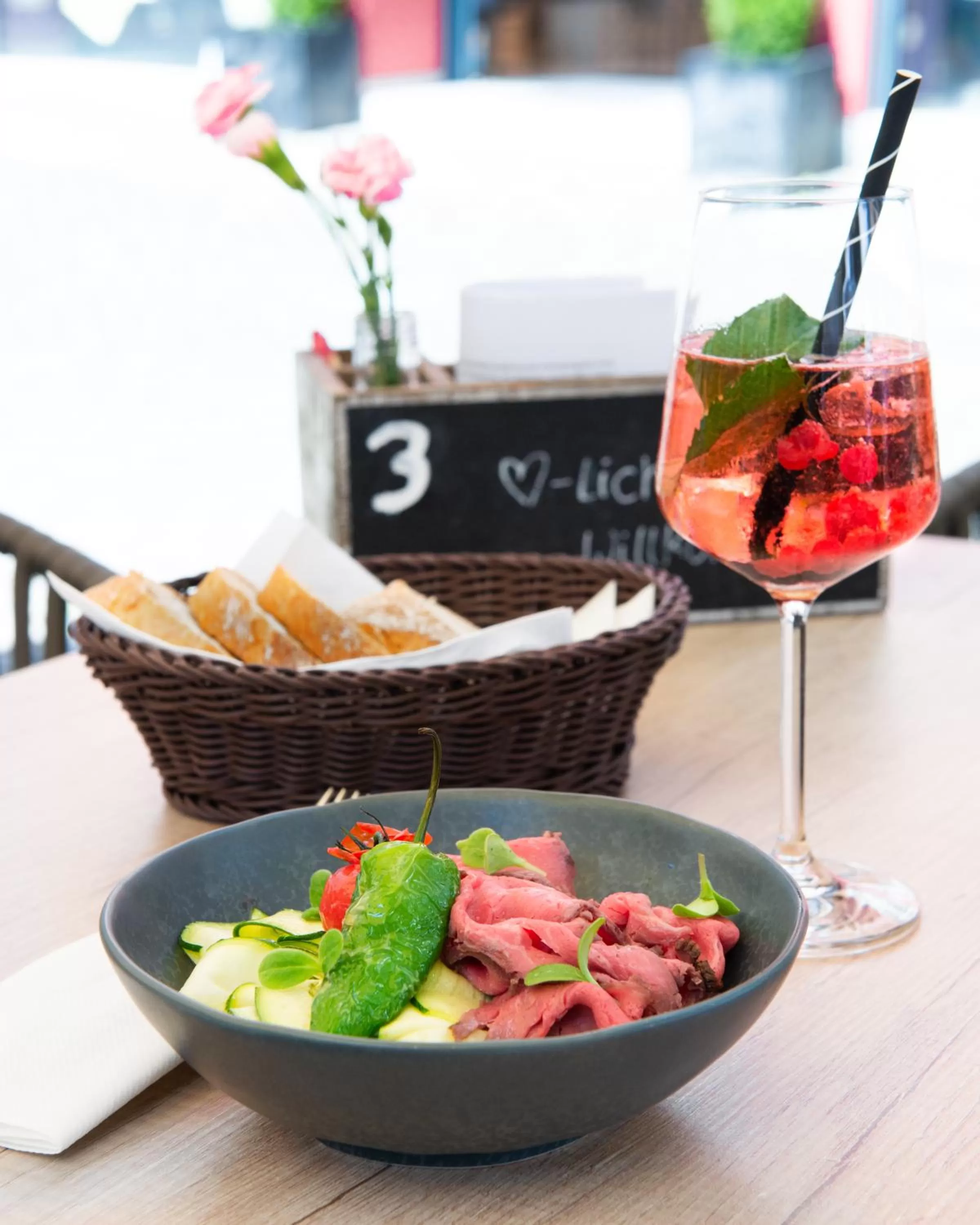 Restaurant/places to eat in Romantik Hotel Barbarossa