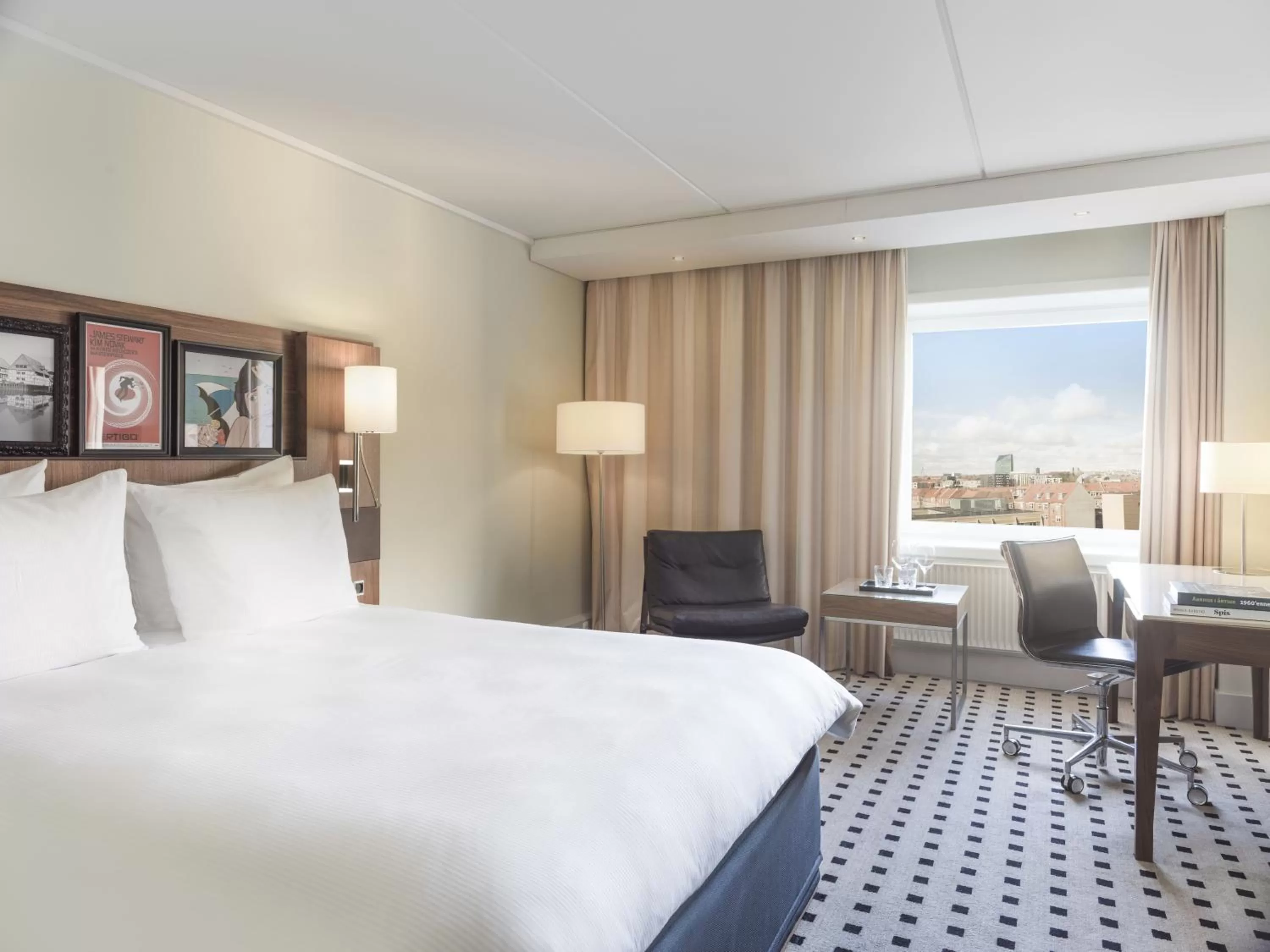 View (from property/room), Bed in Radisson Blu Scandinavia Hotel Aarhus