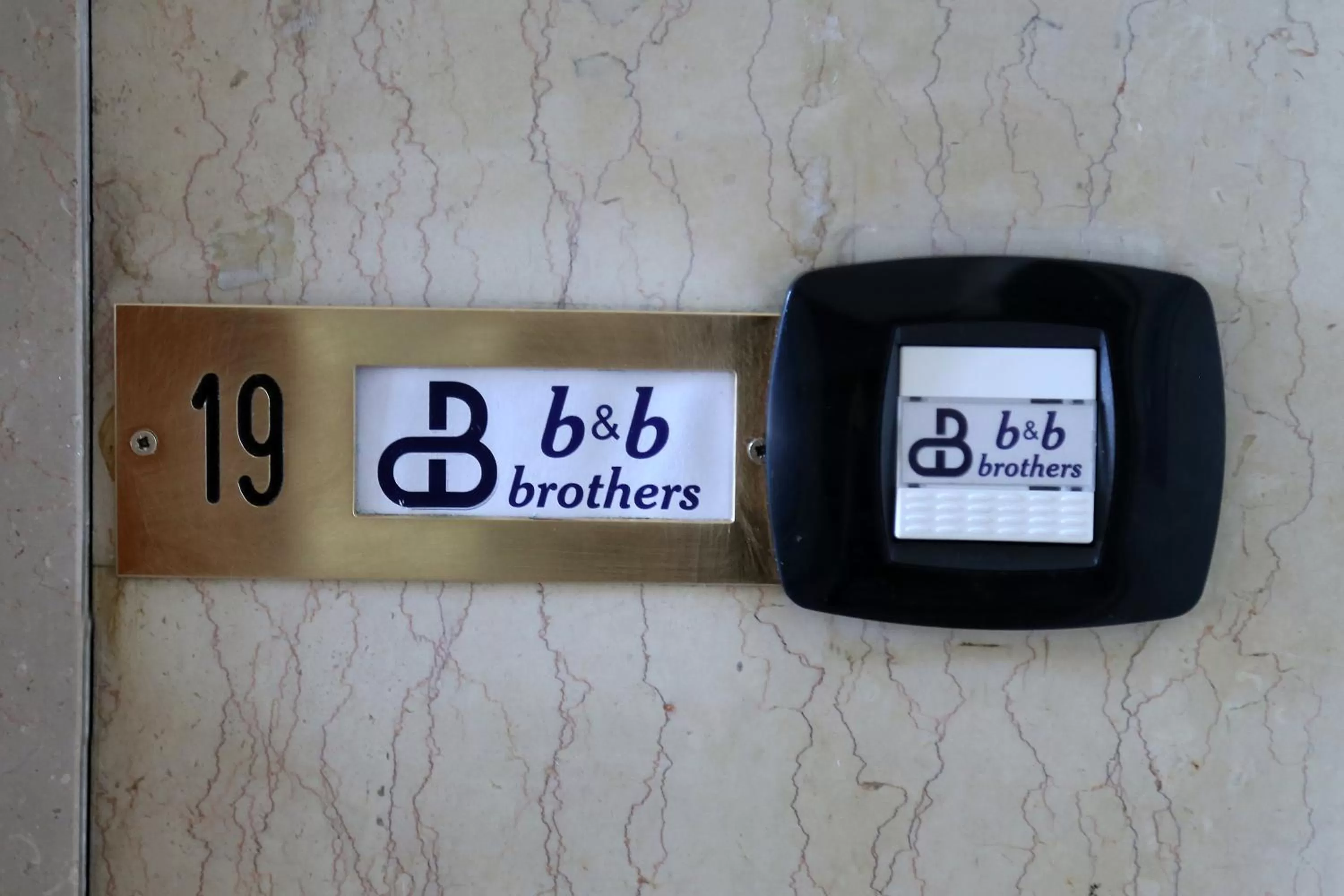 Property logo or sign in B&B Brothers Suite Vomero