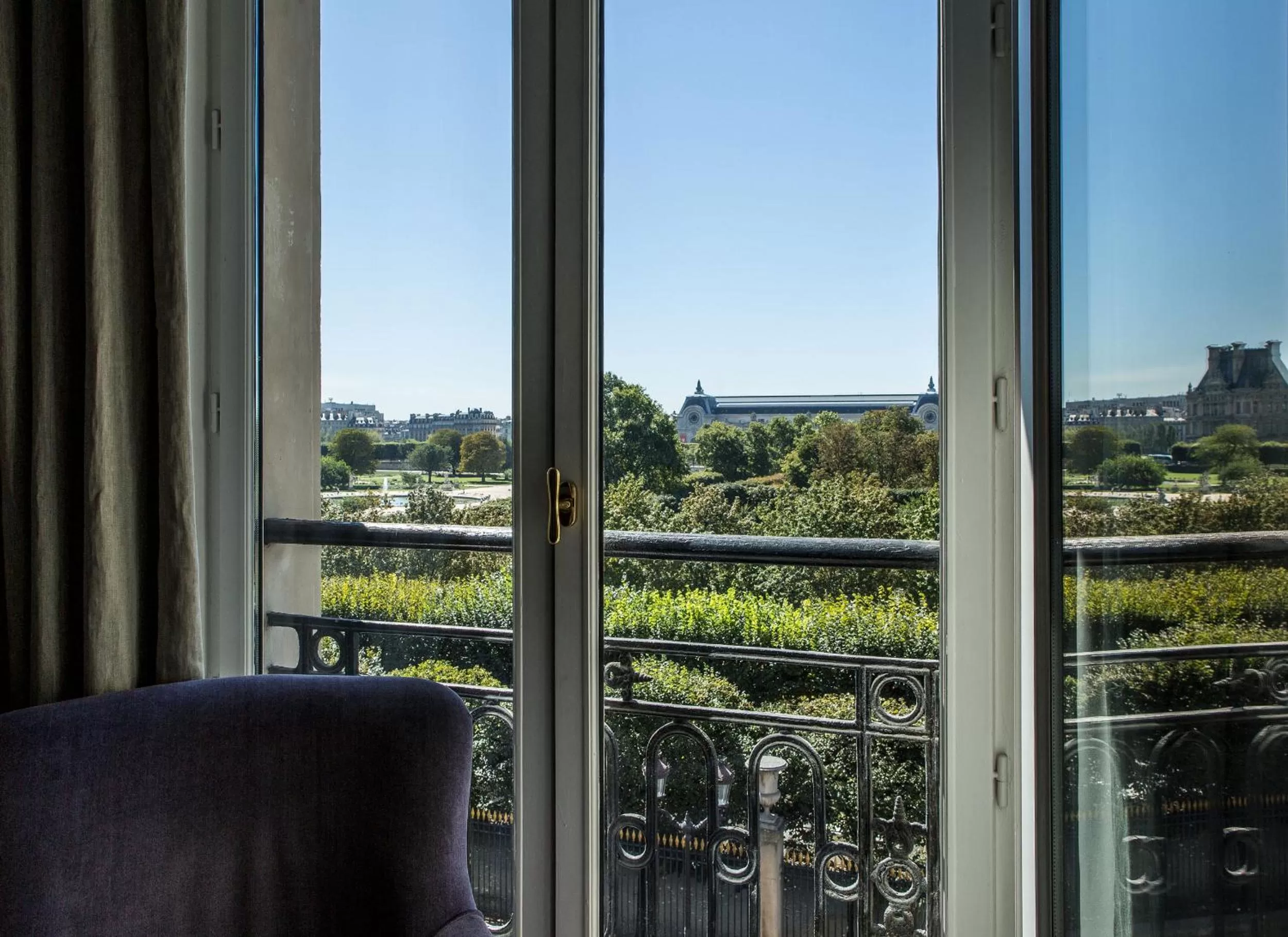 Landmark view in Hôtel Brighton - Esprit de France