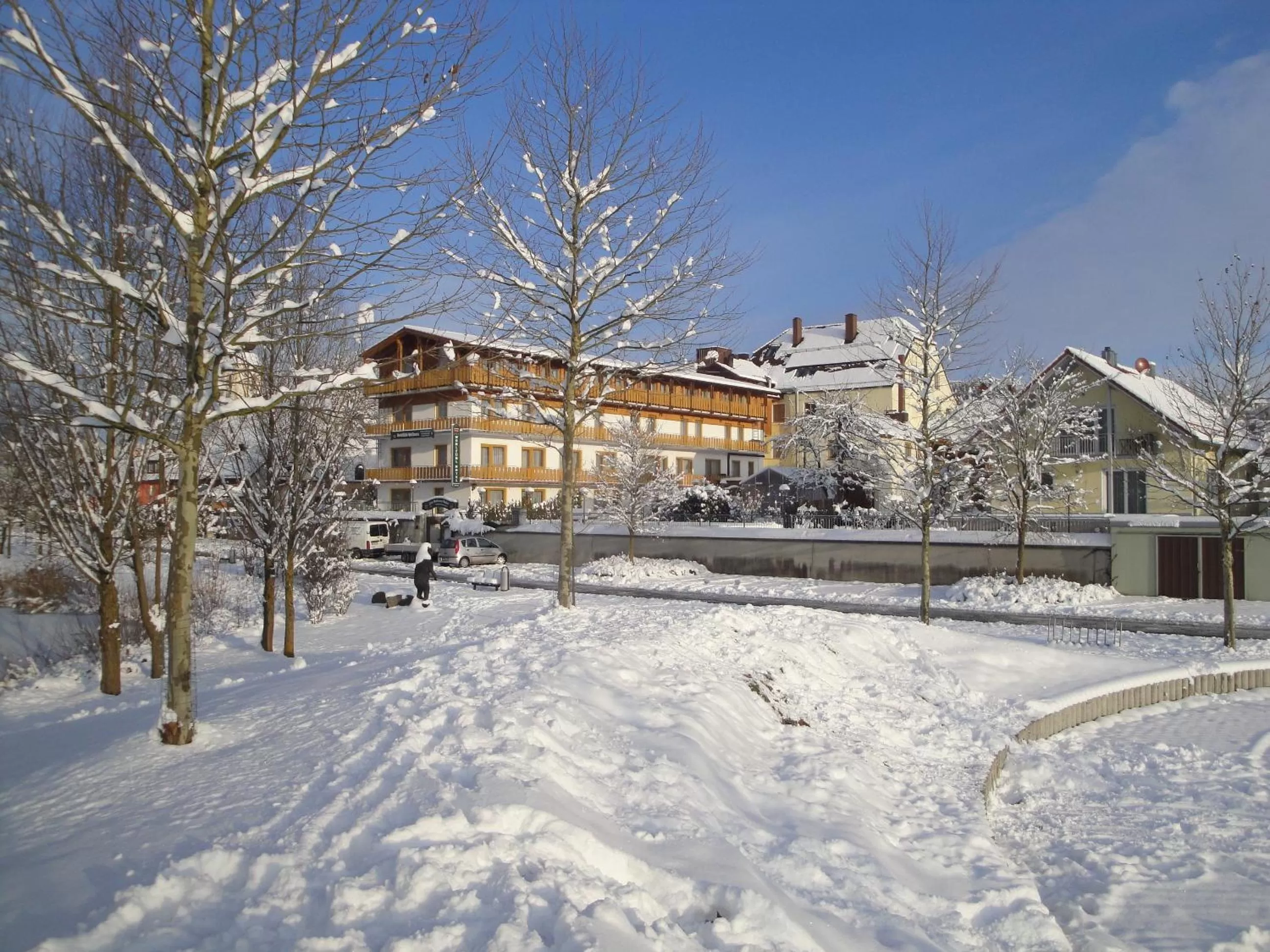 Facade/entrance, Winter in Hotel Restaurant Zum Goldenen Anker mit Hallenbad
