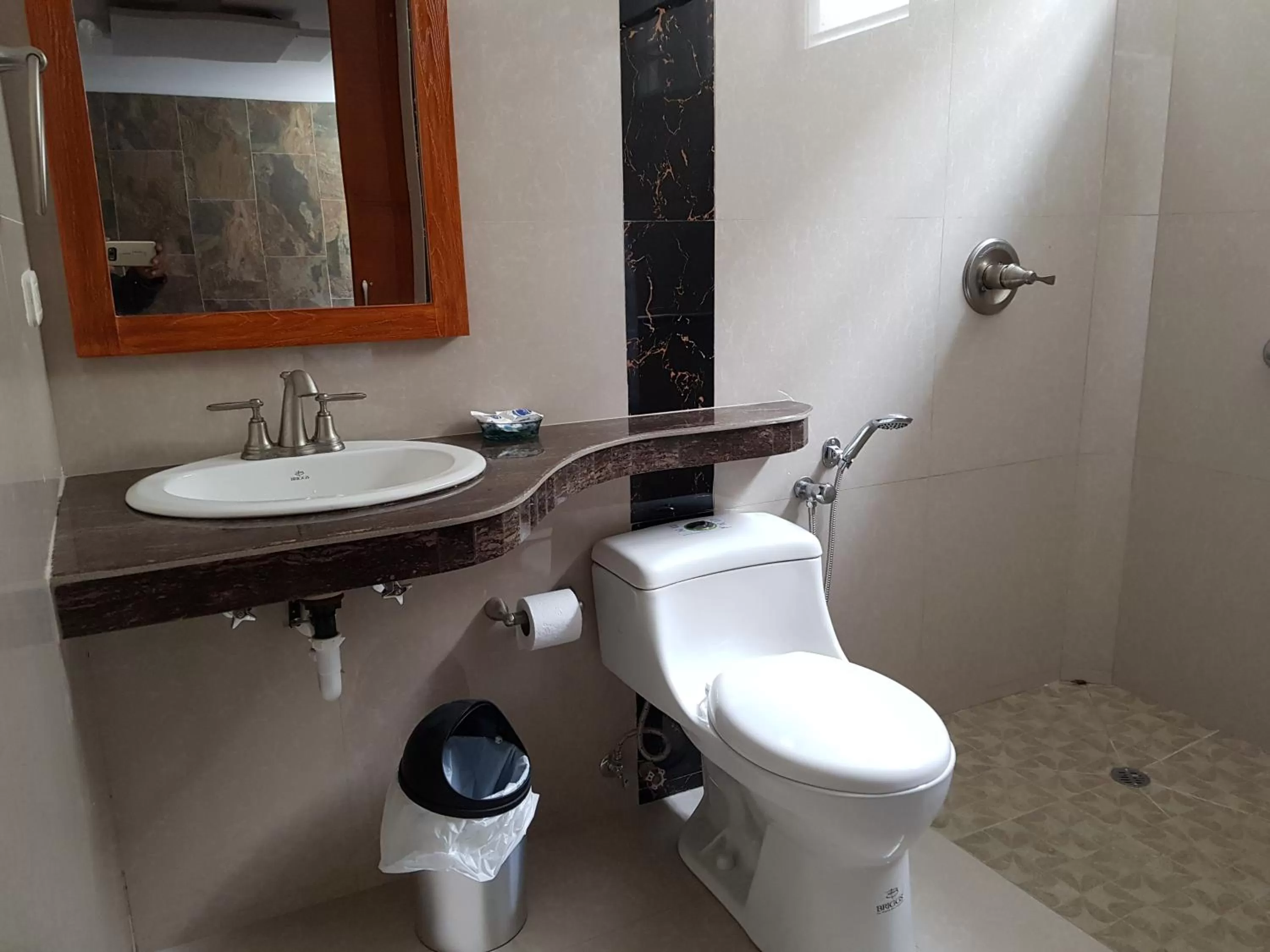 Bathroom in Hotel Apart Guayaquil Aeropuerto