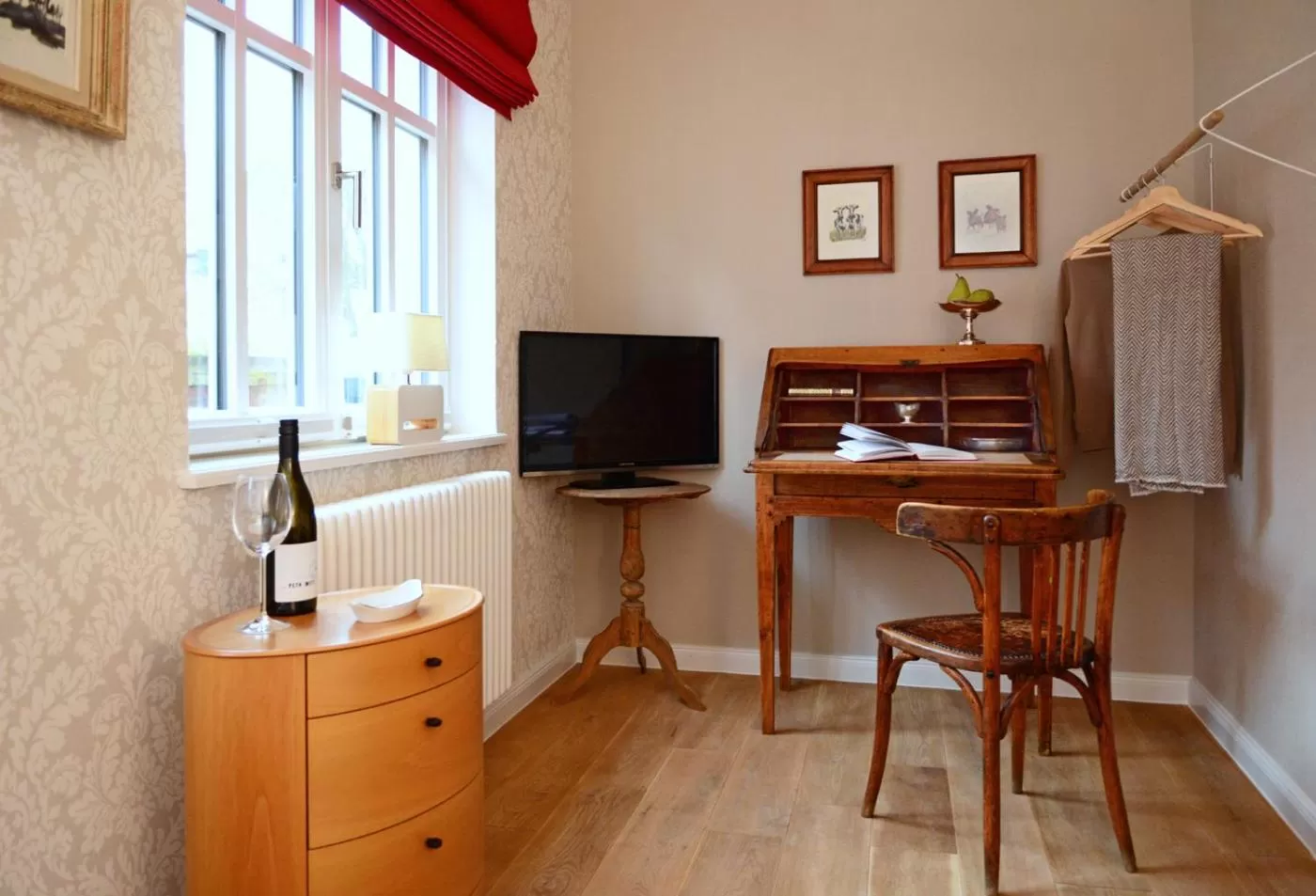 Photo of the whole room in Hotel No. 11