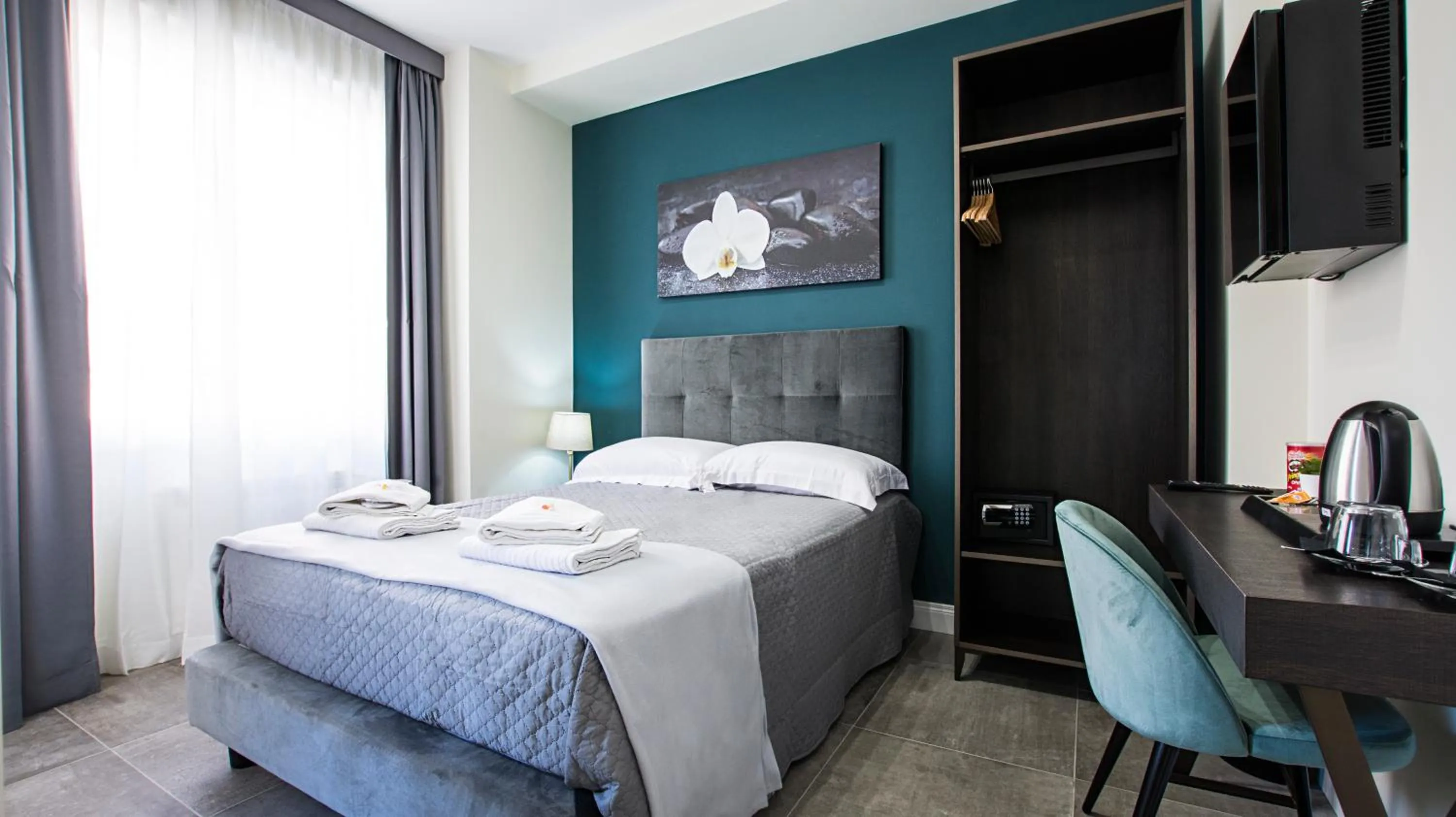 Bedroom, Bed in Regolo Rooms Vaticano