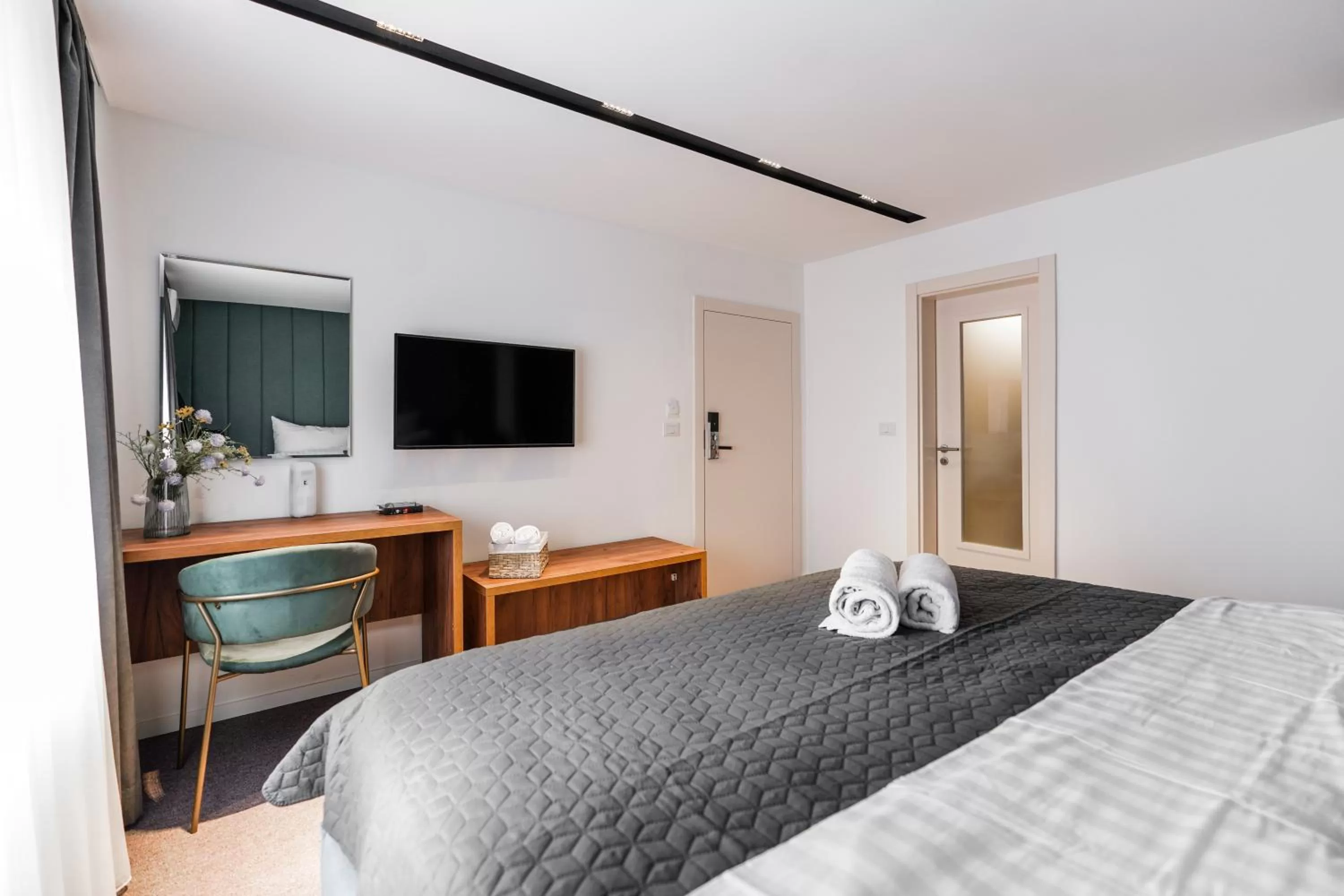 Bed in The White Tree