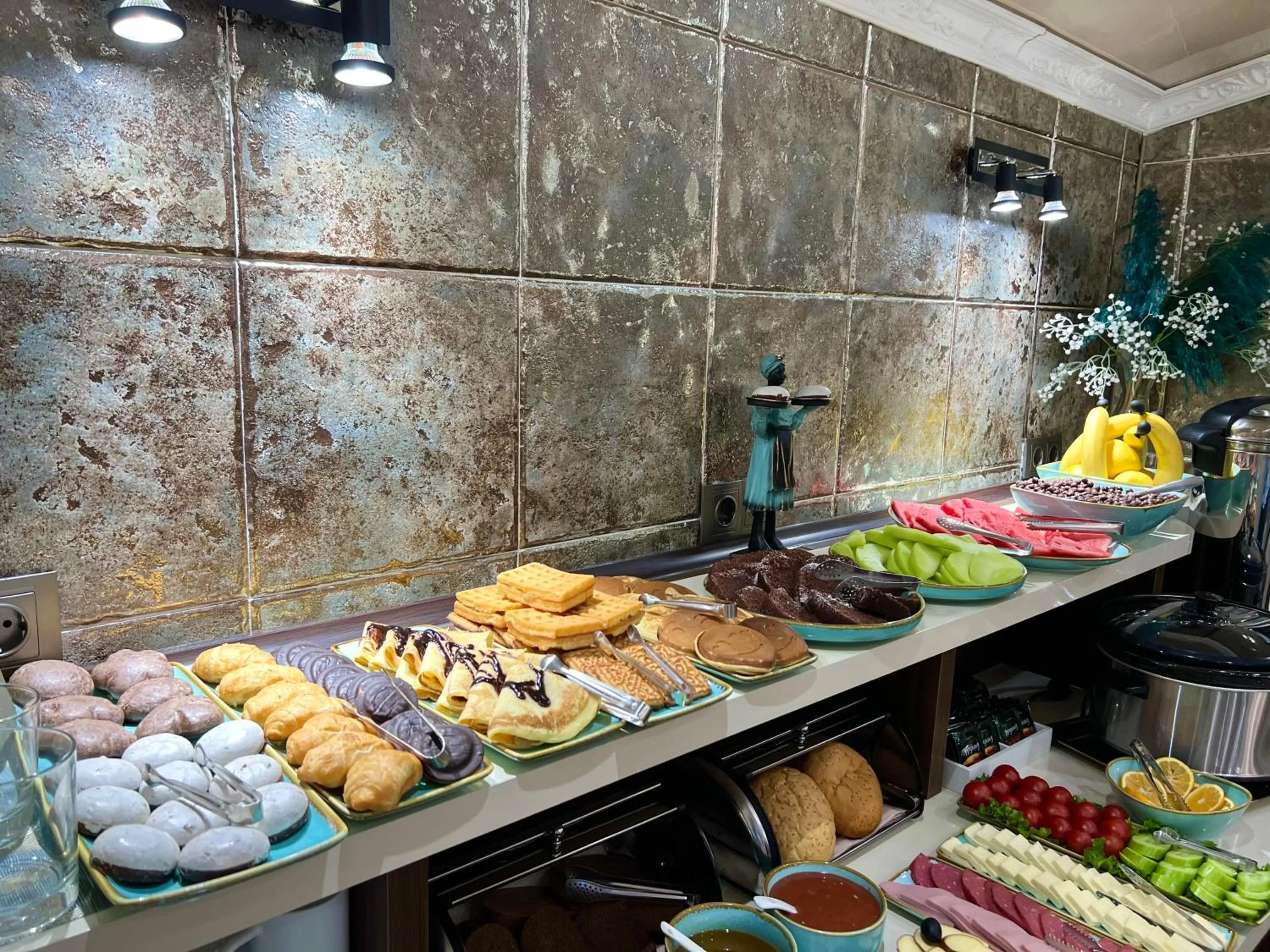 Buffet breakfast, Food in Hotel Park