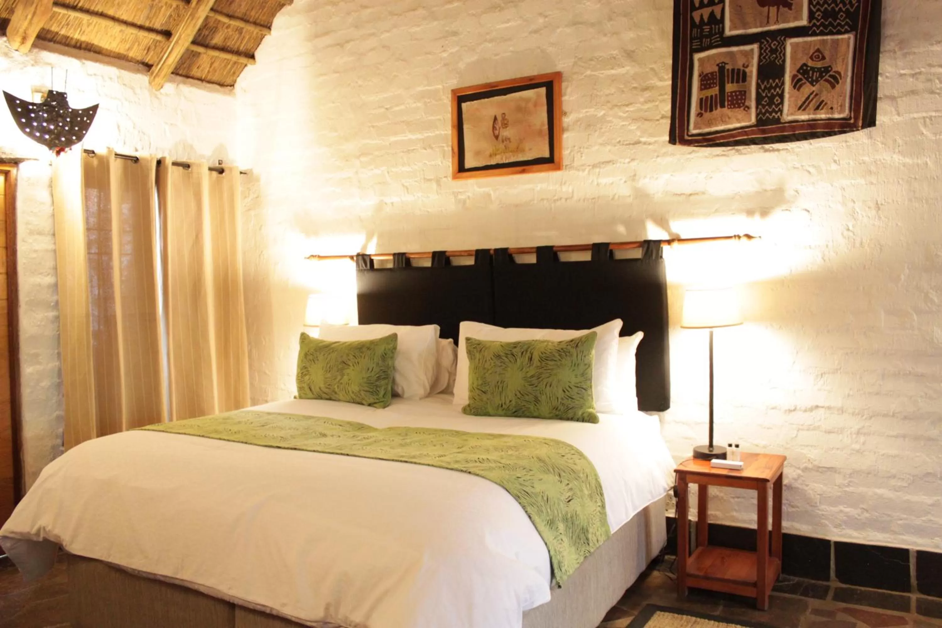 Bedroom, Bed in Misty Hills Country Hotel, Conference Centre & Spa