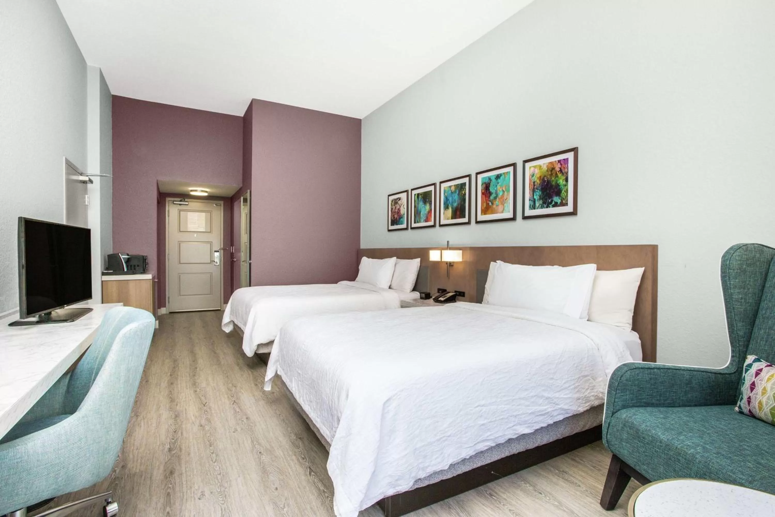 Bedroom, Bed in Hilton Garden Inn Palm Beach Gardens