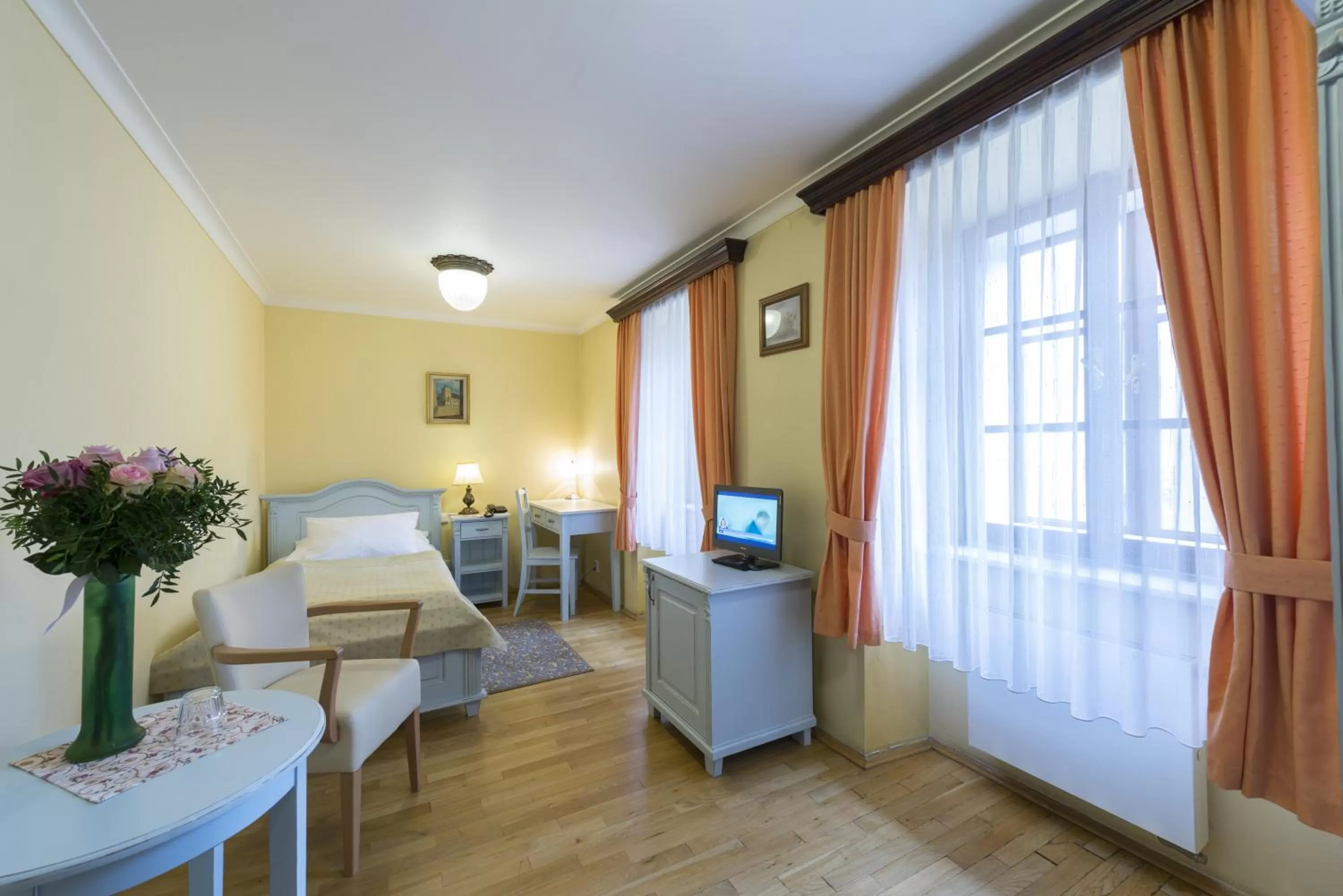 TV and multimedia, Bed in Hotel Cerny Slon