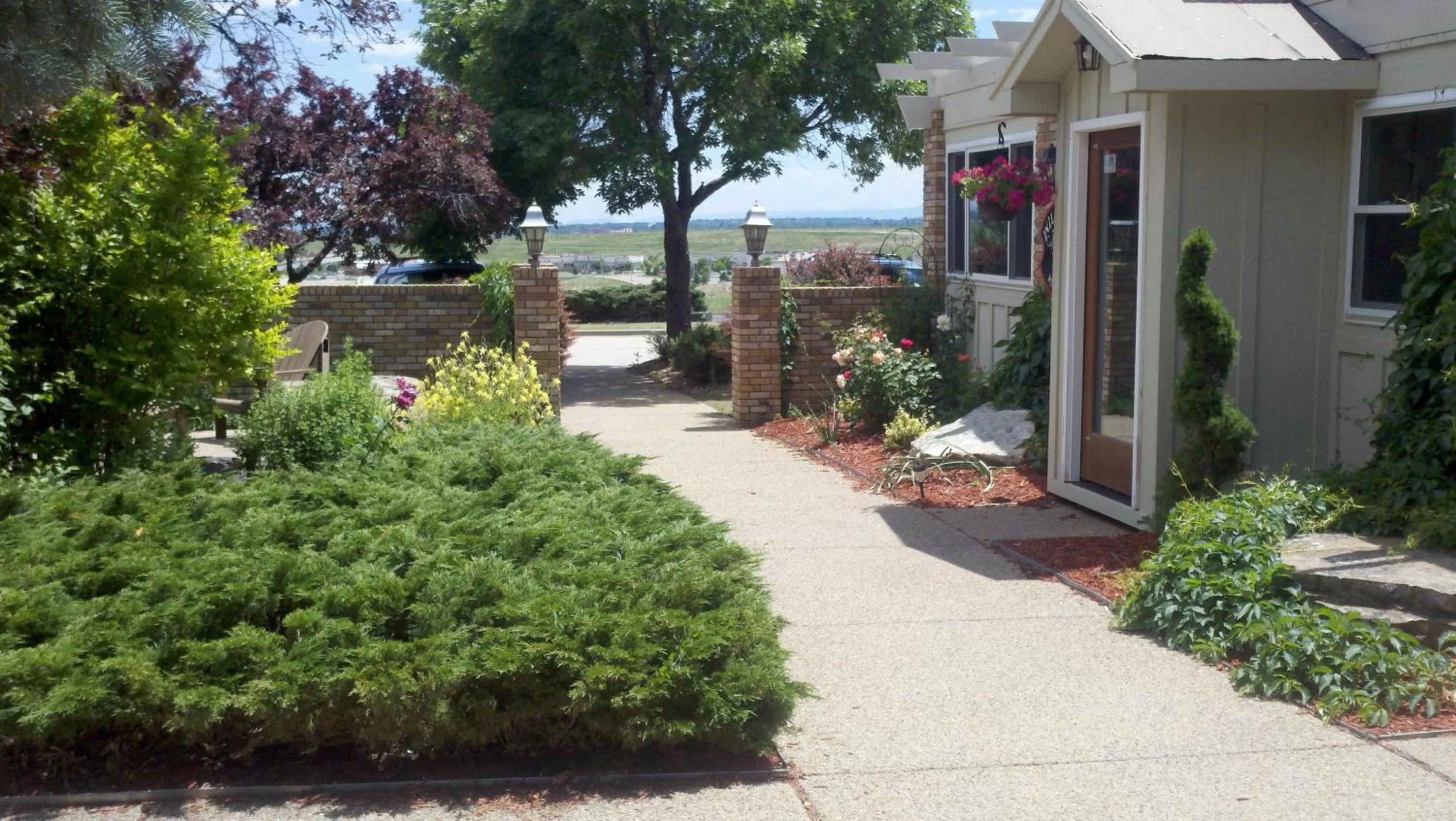 Restaurant/places to eat in Hilltop Inn Broomfield Denver