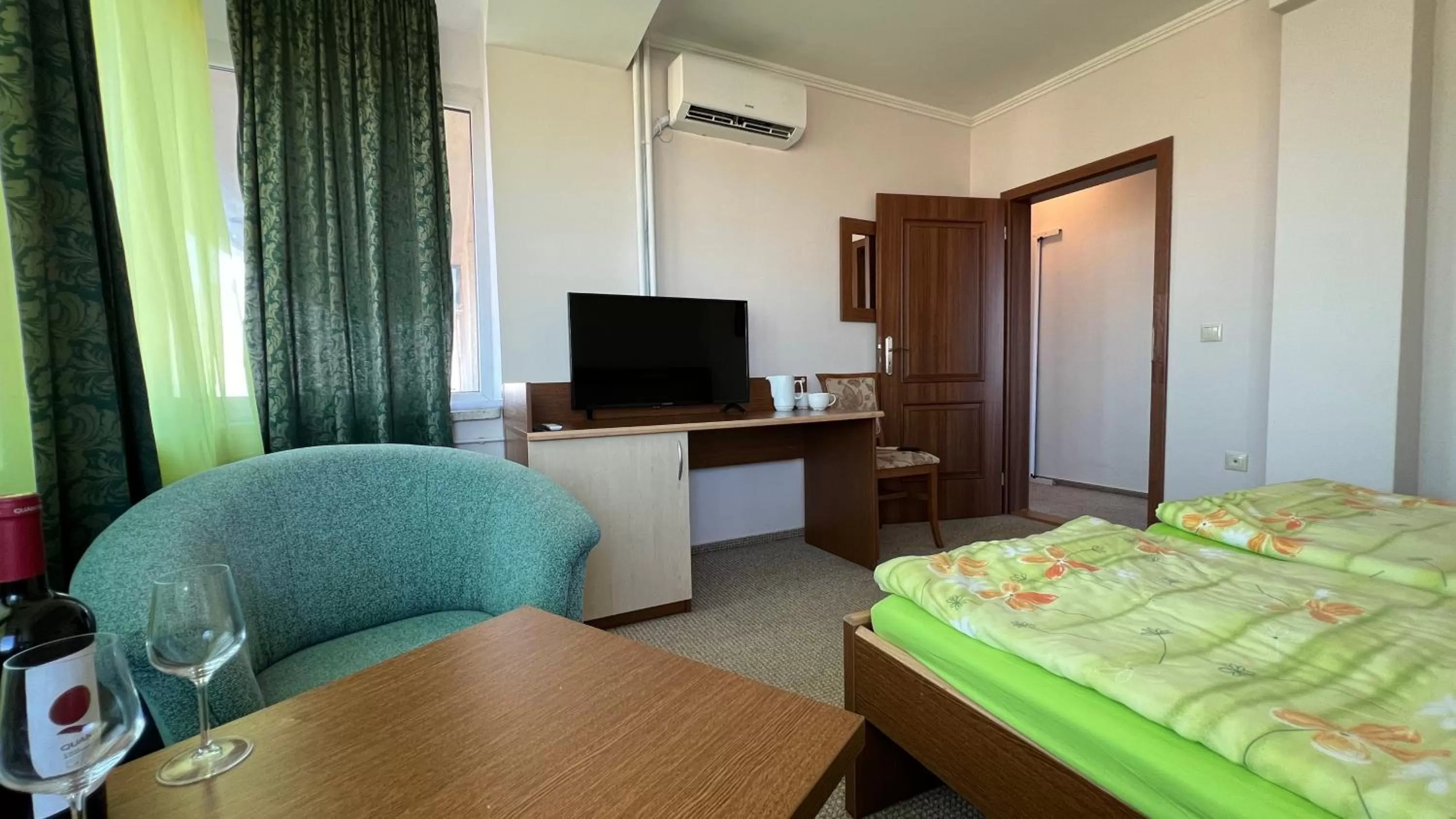 TV/Entertainment Center in Hotel Gorna Banya