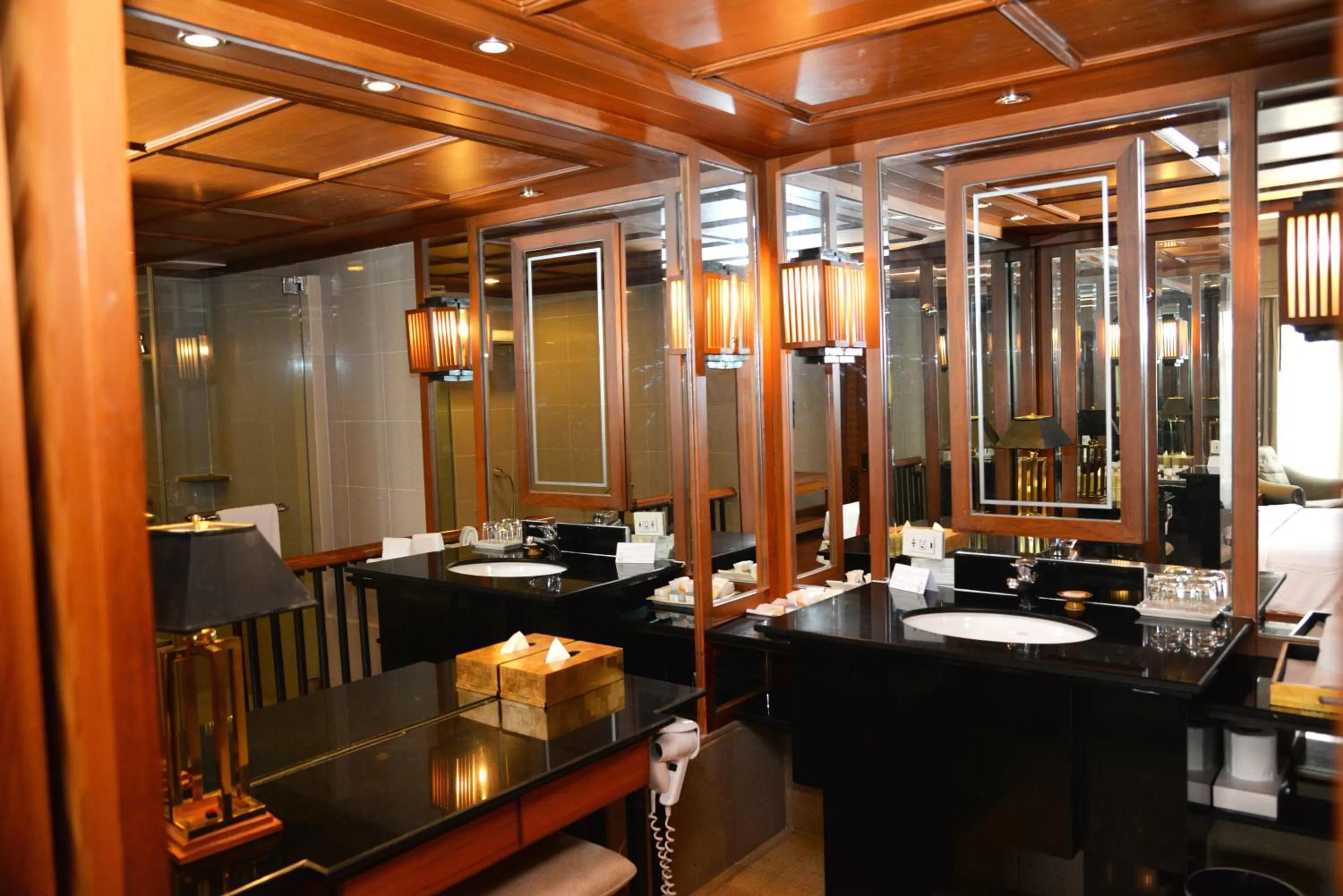 Bathroom in Rama Gardens Hotel Bangkok