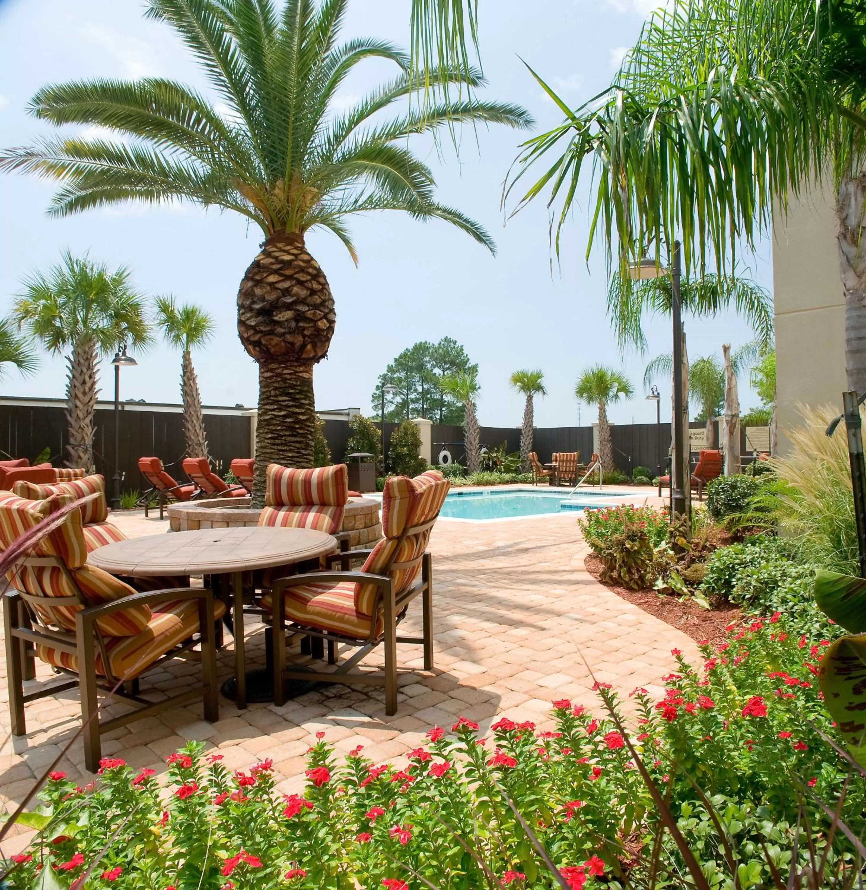 Pool view in Hampton Inn I-10 & College Drive