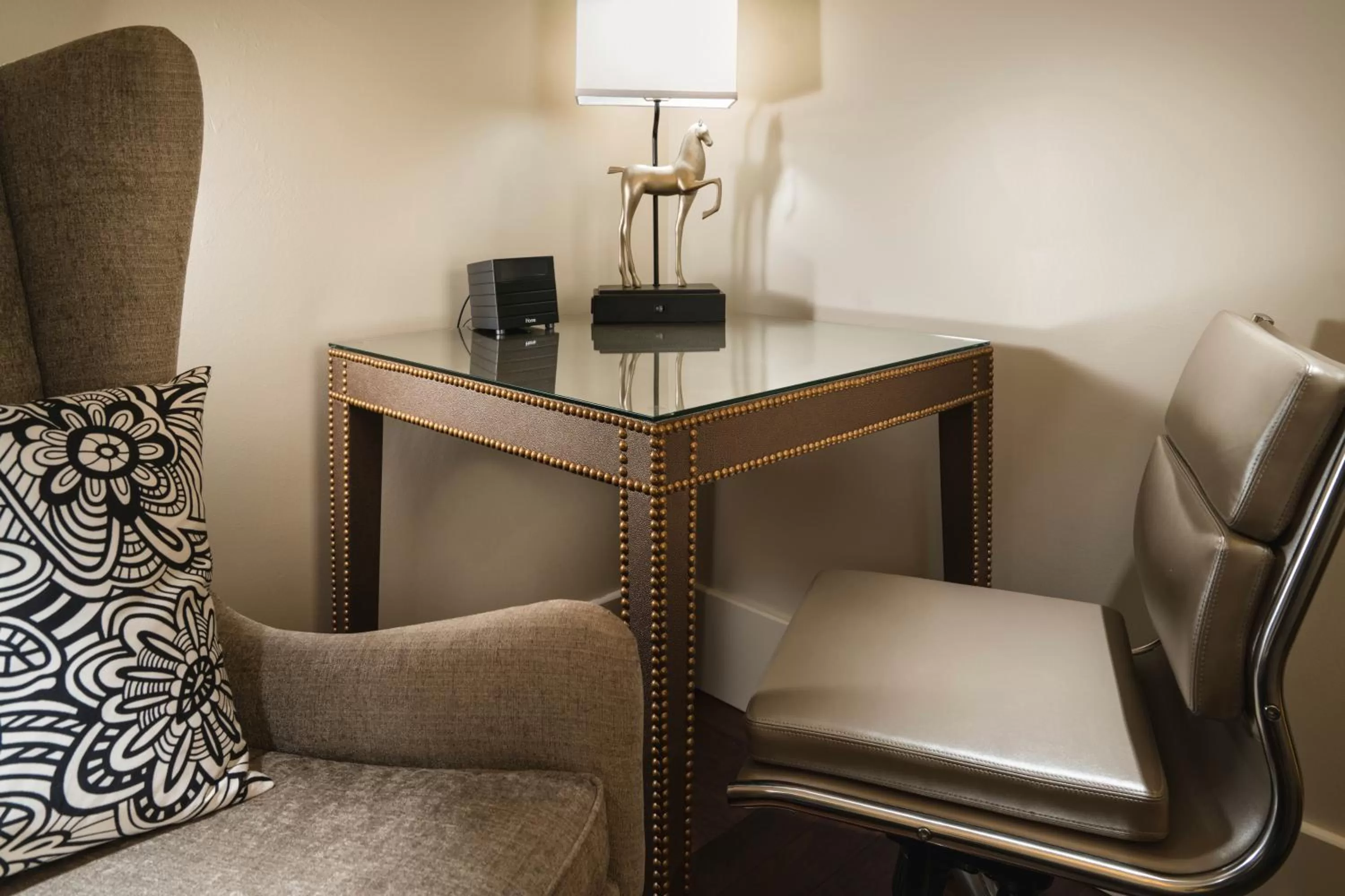 Seating area in Staypineapple, An Elegant Hotel, Union Square