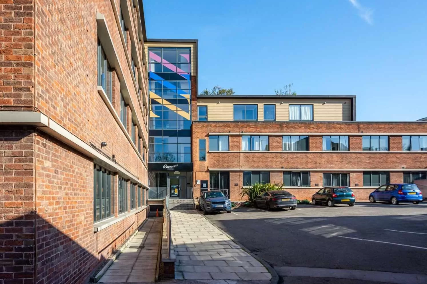 Parking in Roomzzz Chester City