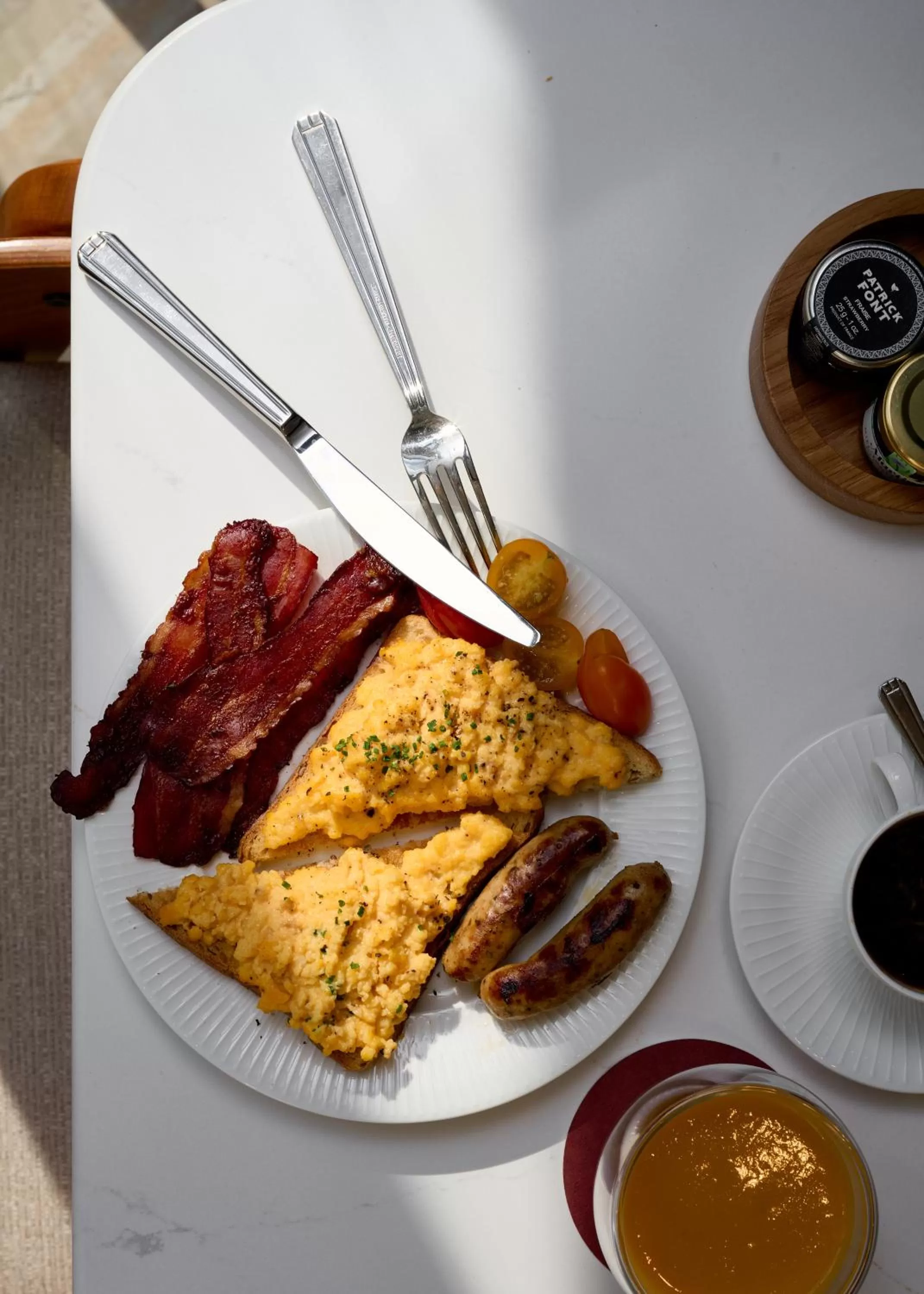 Restaurant/places to eat in Padam Hôtel