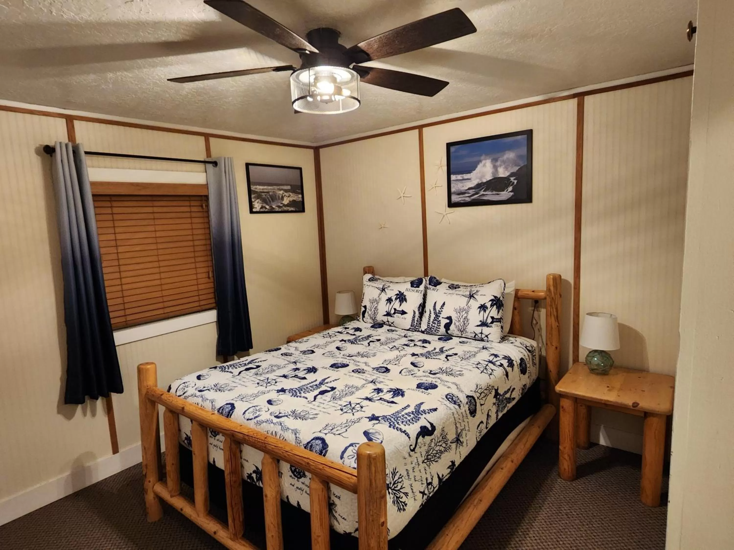 Bedroom, Bed in Inn at Arch Rock