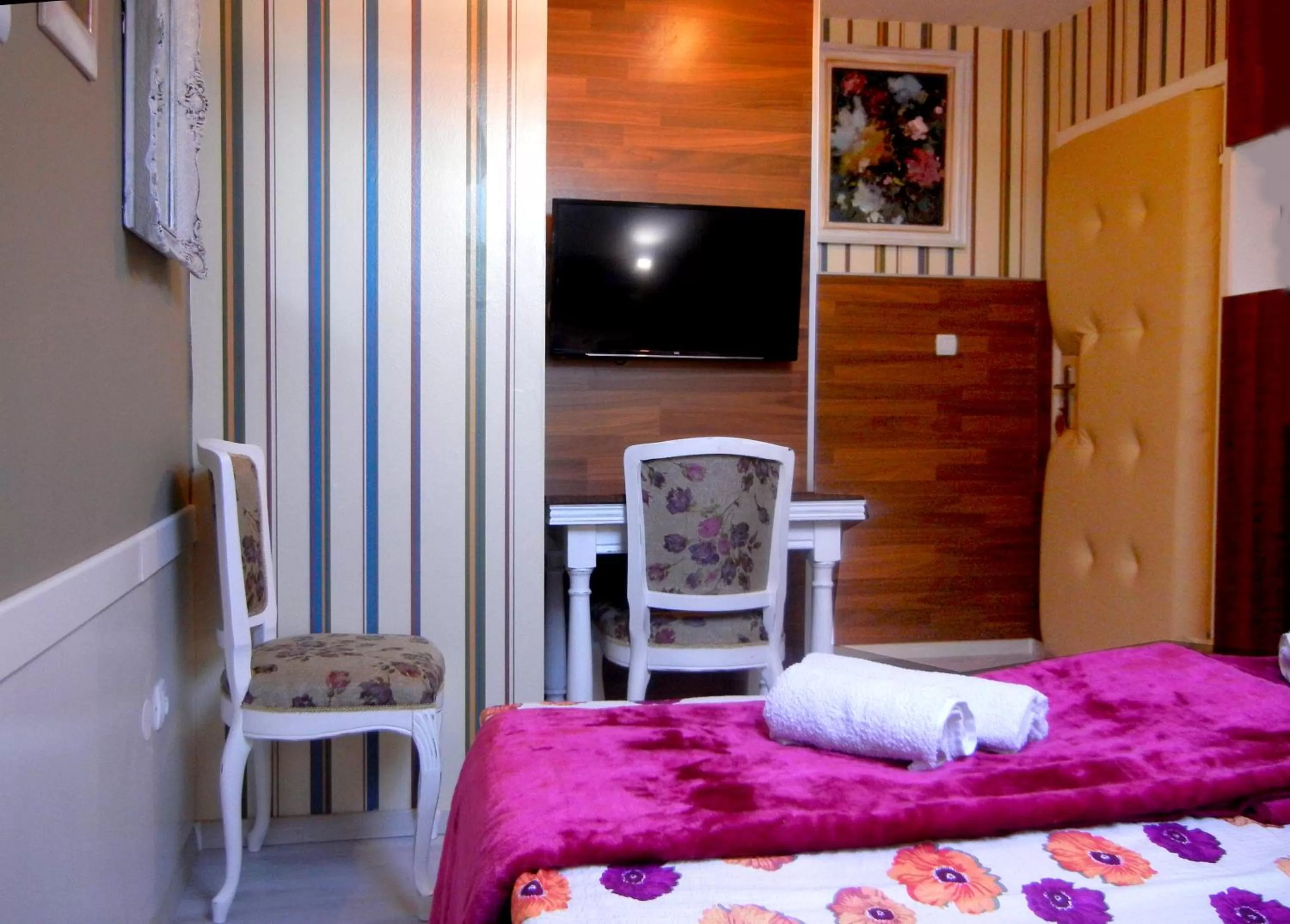 TV/Entertainment Center in Villa Lucia - Apartments&Rooms