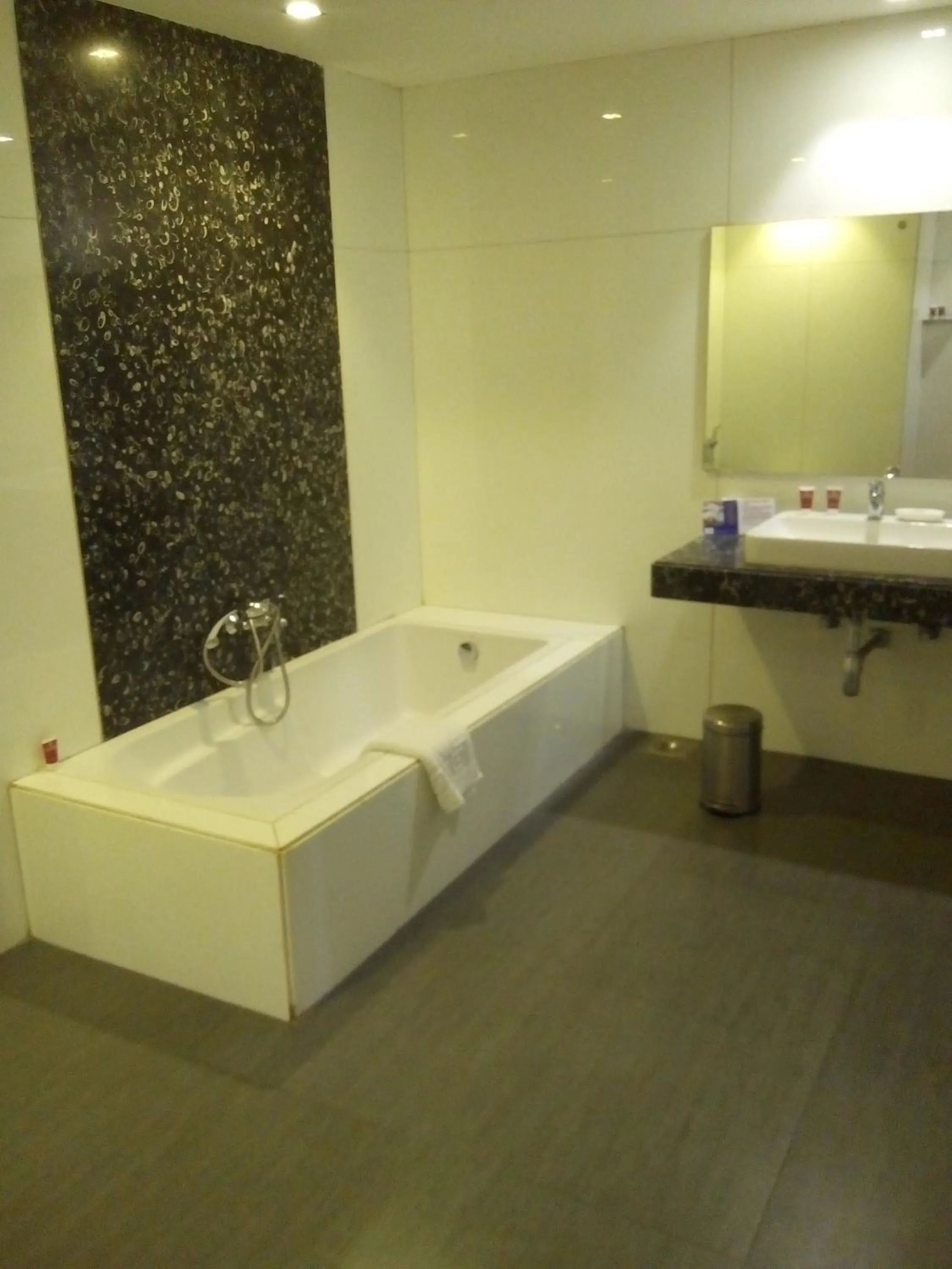 Bathroom in Top3 Lords Resort Bhavnagar