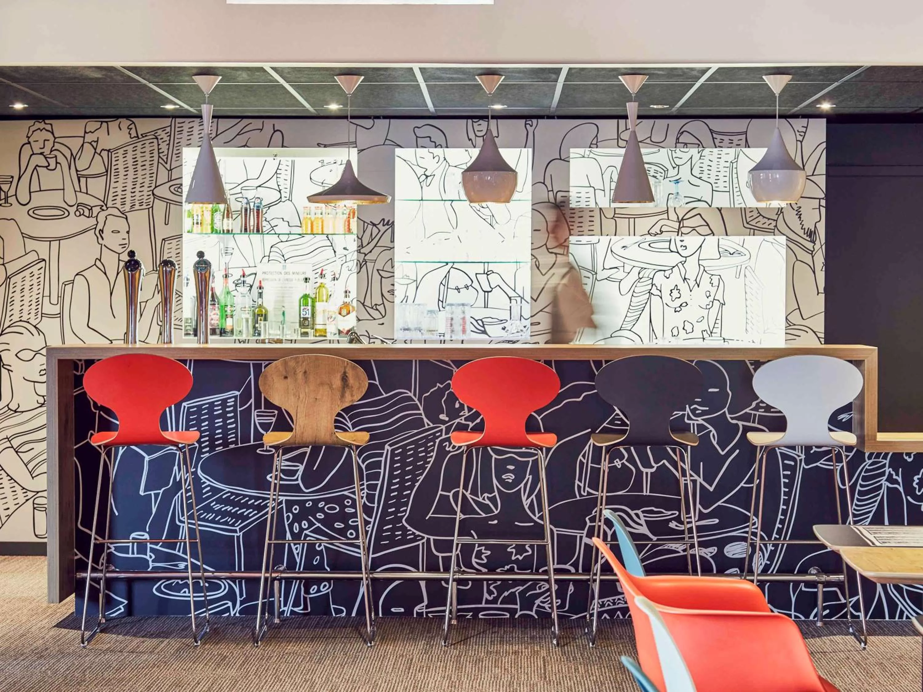 Lounge or bar in ibis Toulon La Valette