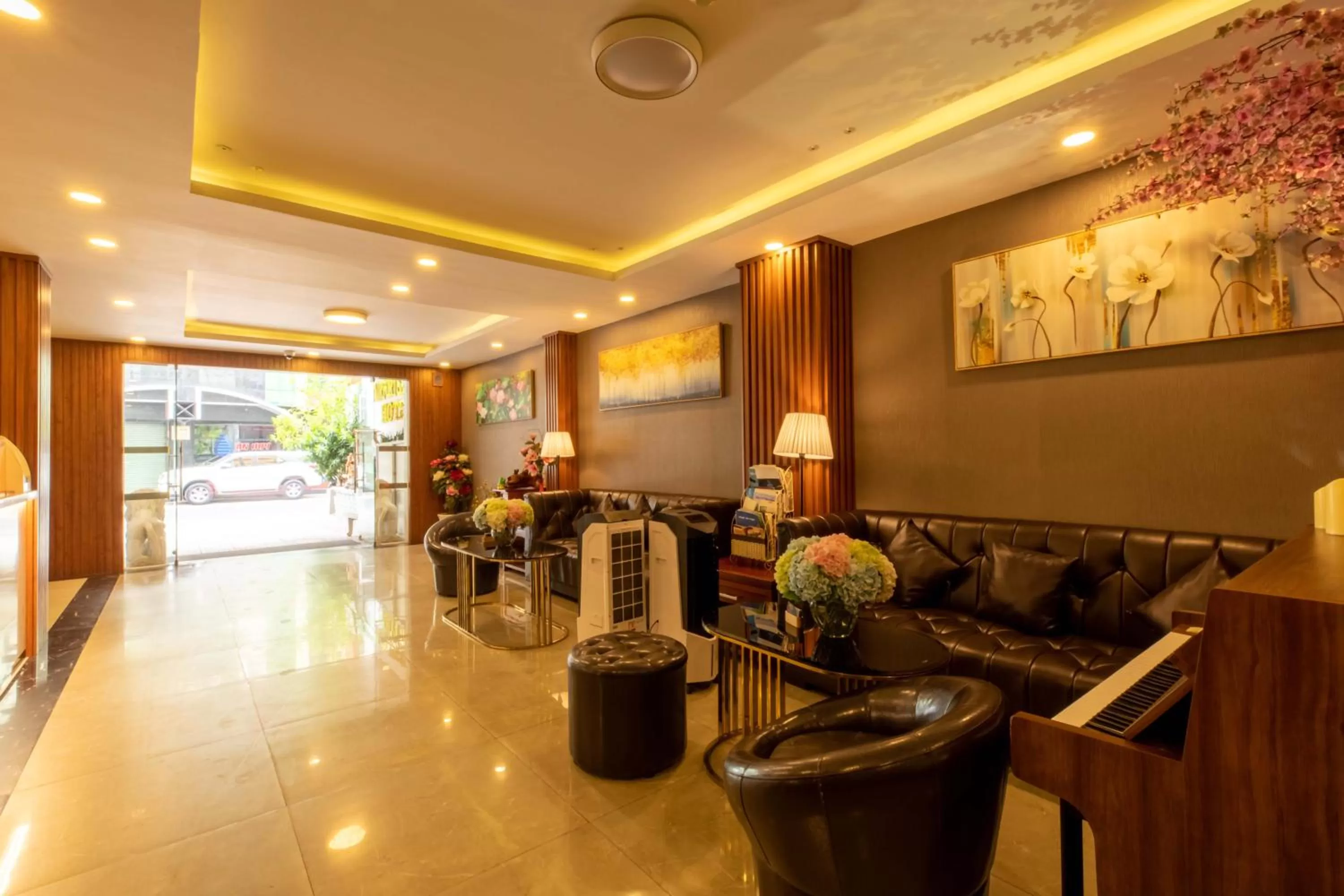 Lobby or reception in Airport Saigon Hotel - Gần ẩm thực đêm chợ Phạm Văn Hai