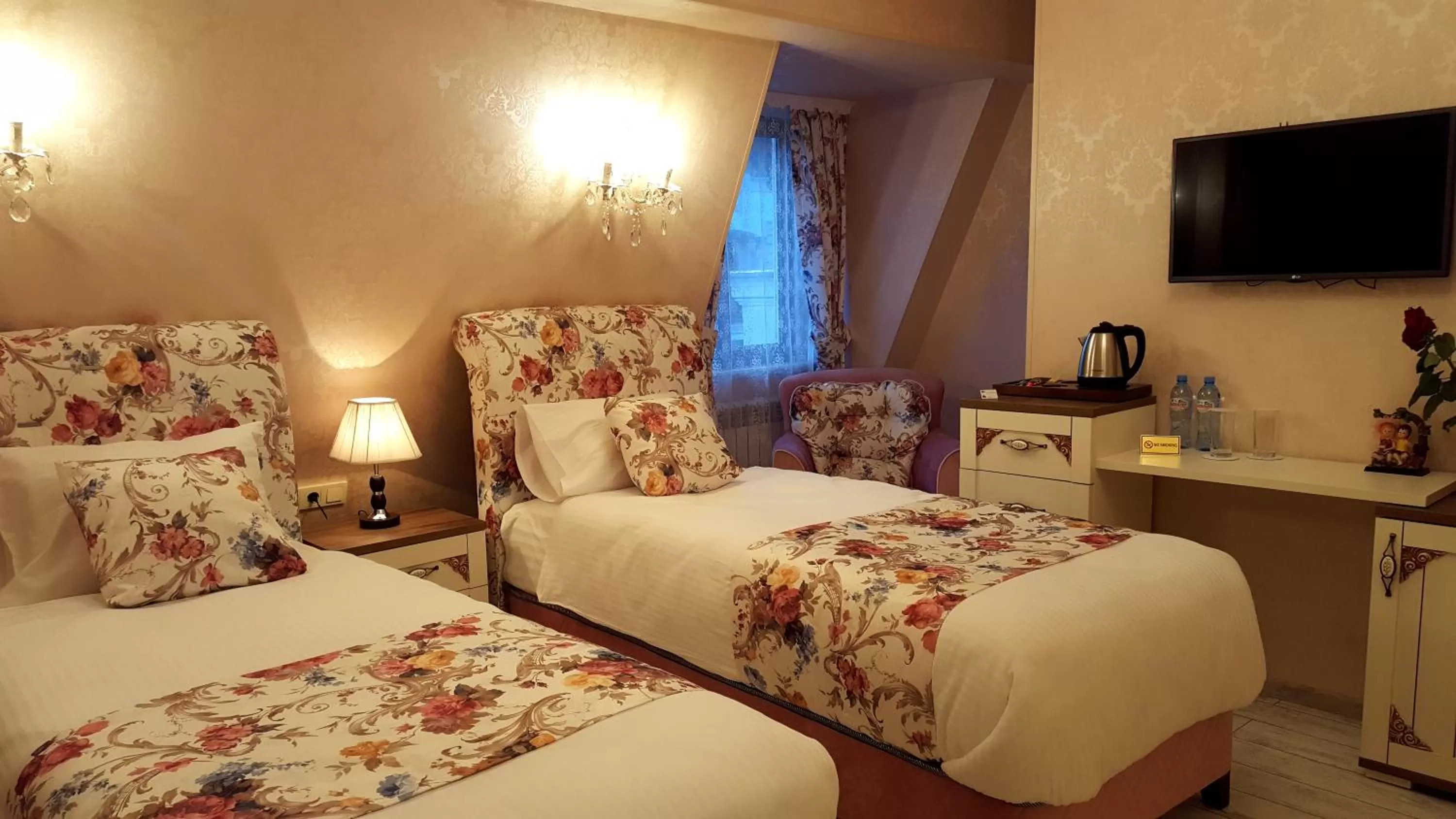 Bed in English Home Hotel Tbilisi