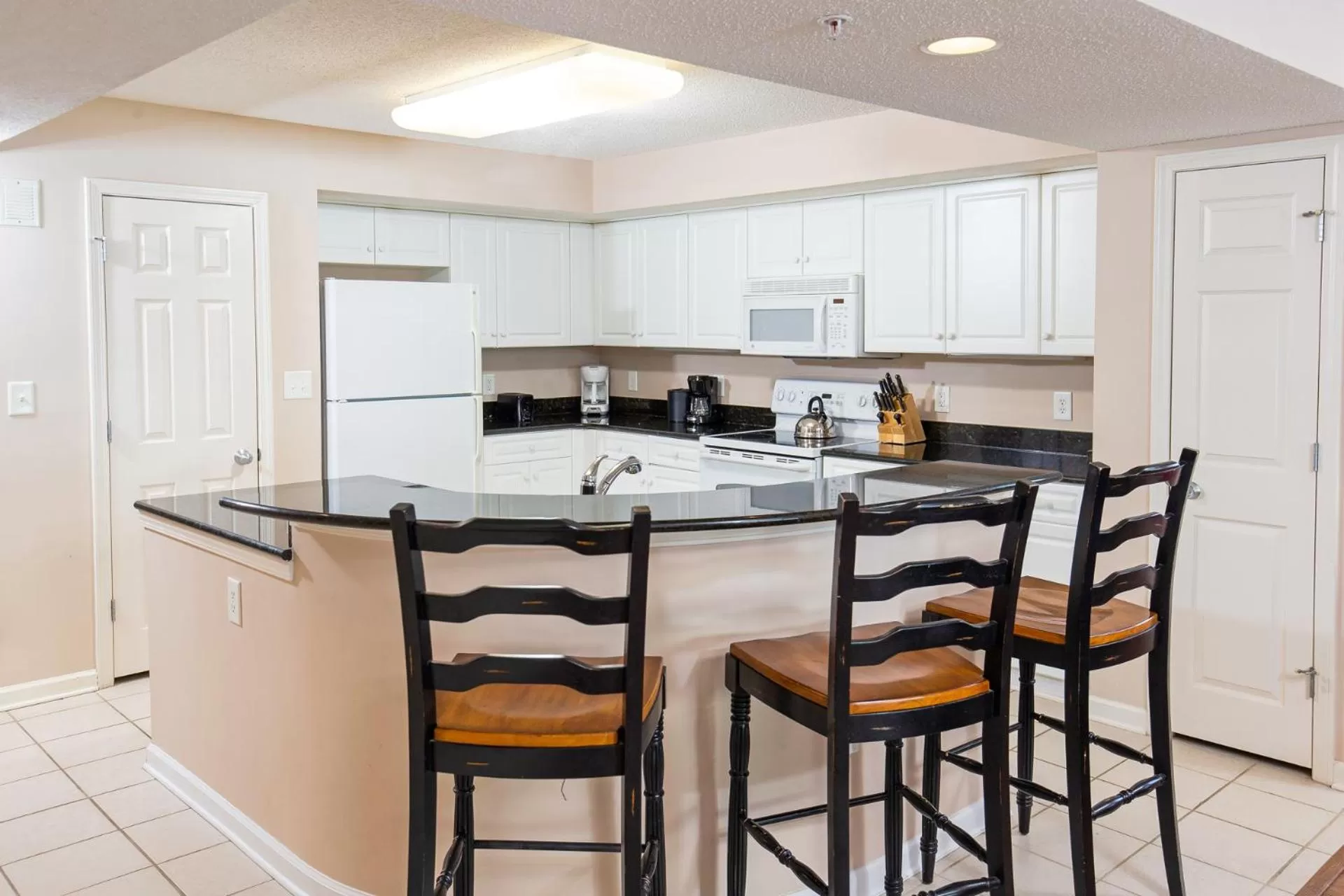 Kitchen or kitchenette in Barefoot Resort Golf & Yacht Club Villas
