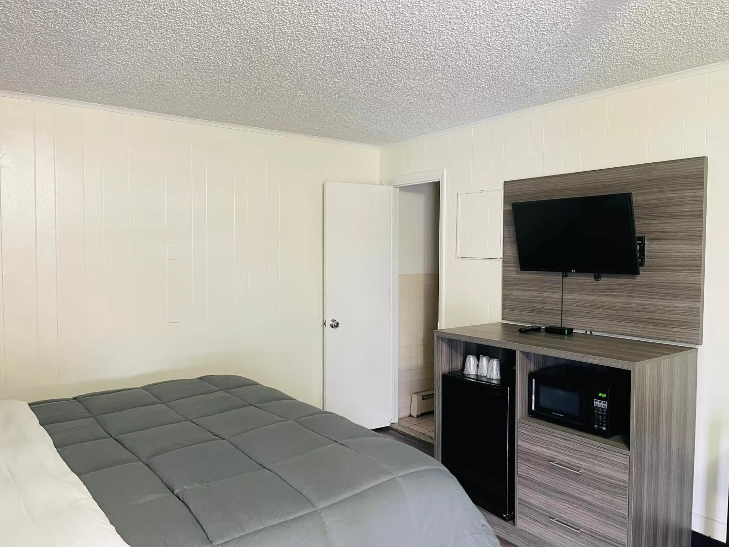 TV and multimedia, Bed in Crown Inn