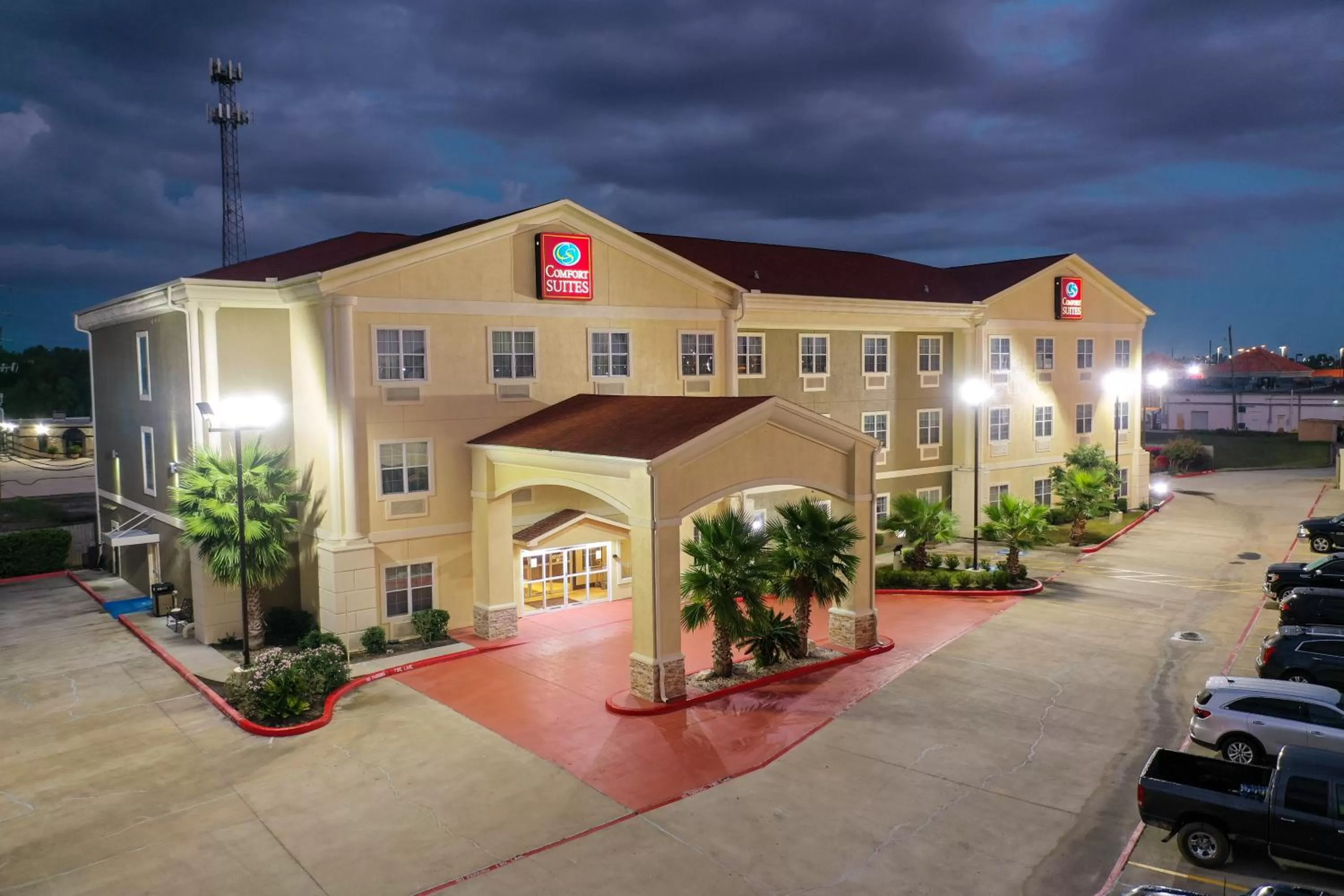 Property building in Comfort Suites Tomball Medical Center