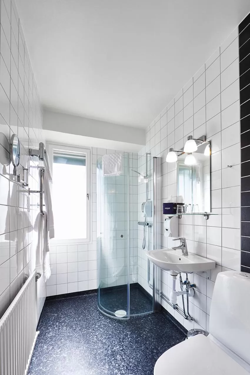 Shower in Hotell Västerås