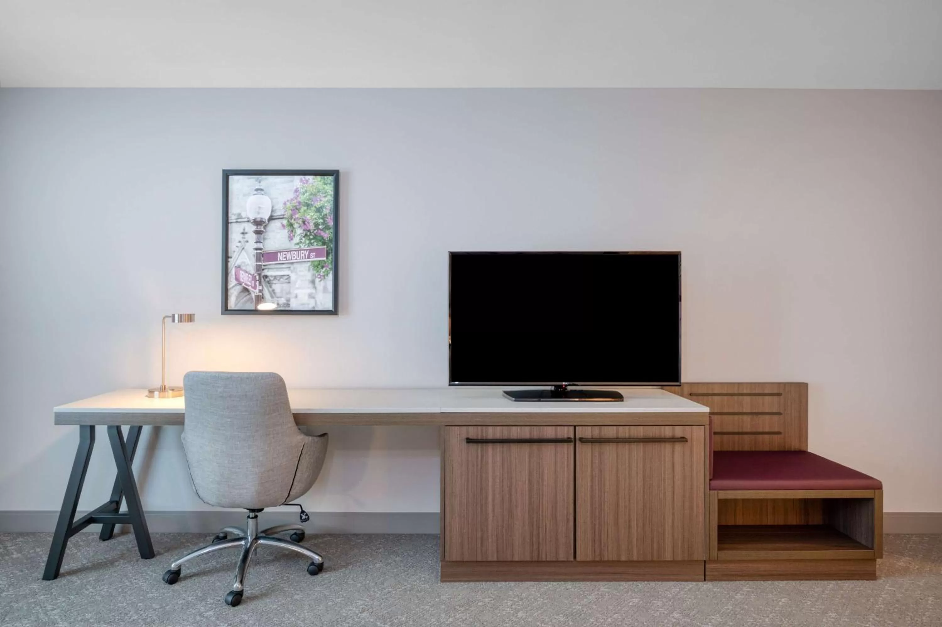 Bedroom in Hilton Garden Inn Boston Logan Airport