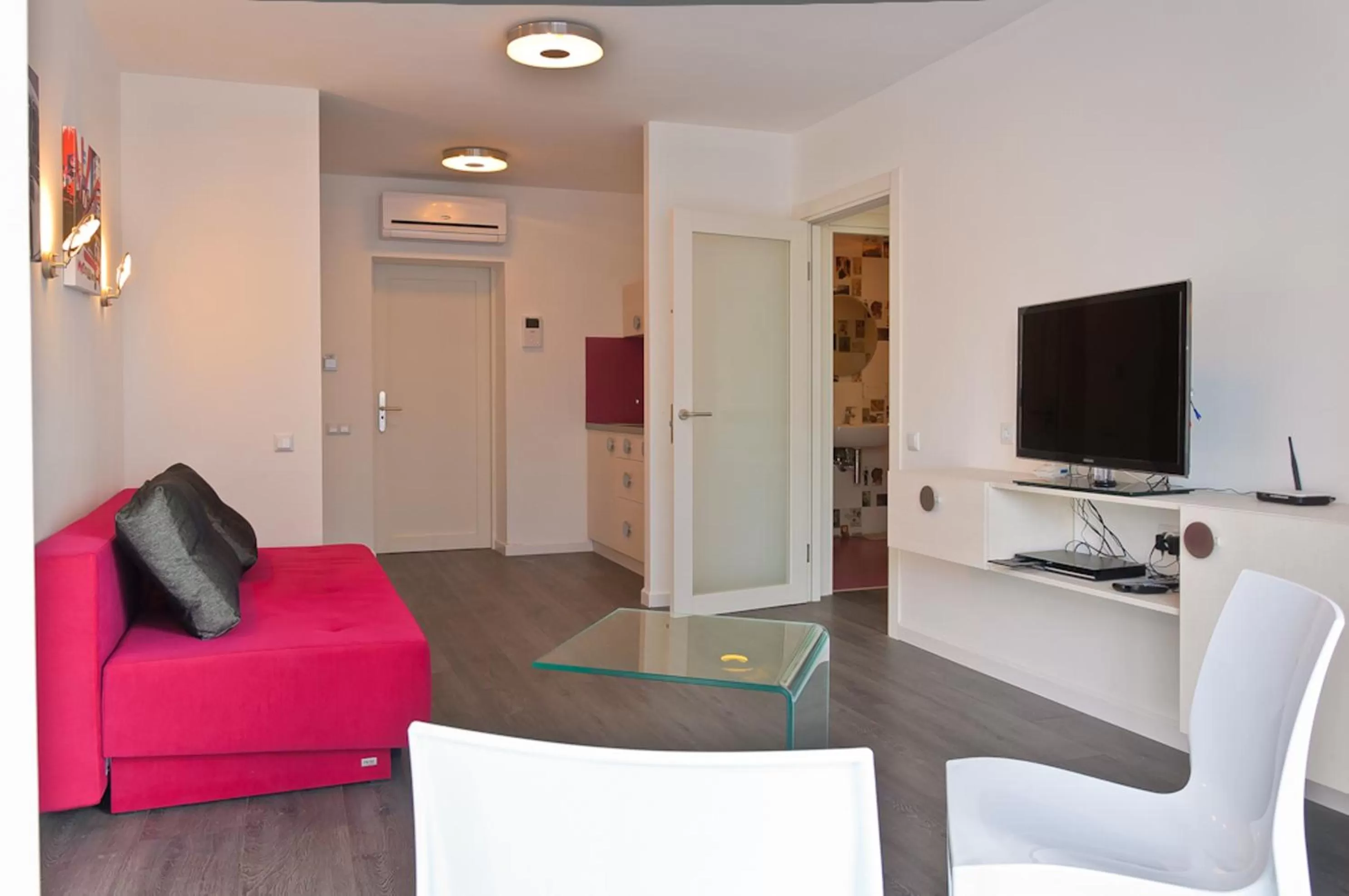 Living room, Lounge/Bar in Partner Guest House