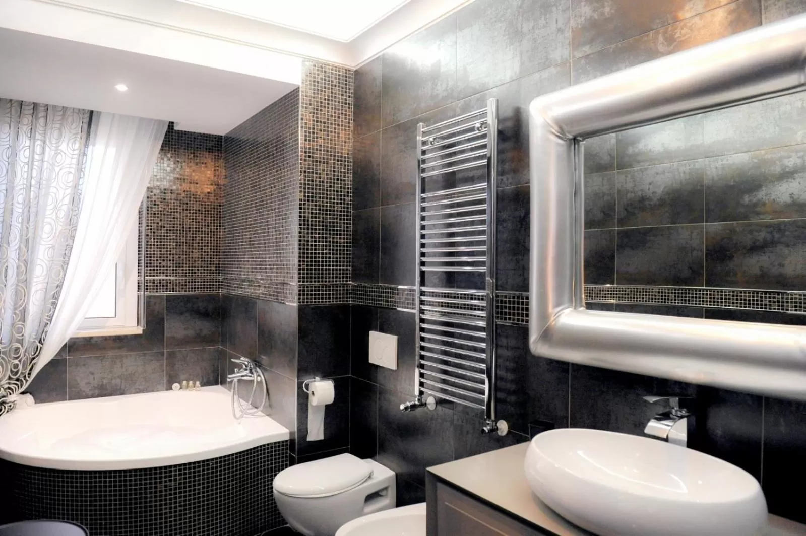 Bathroom in AIRPORT BARi DELUXE