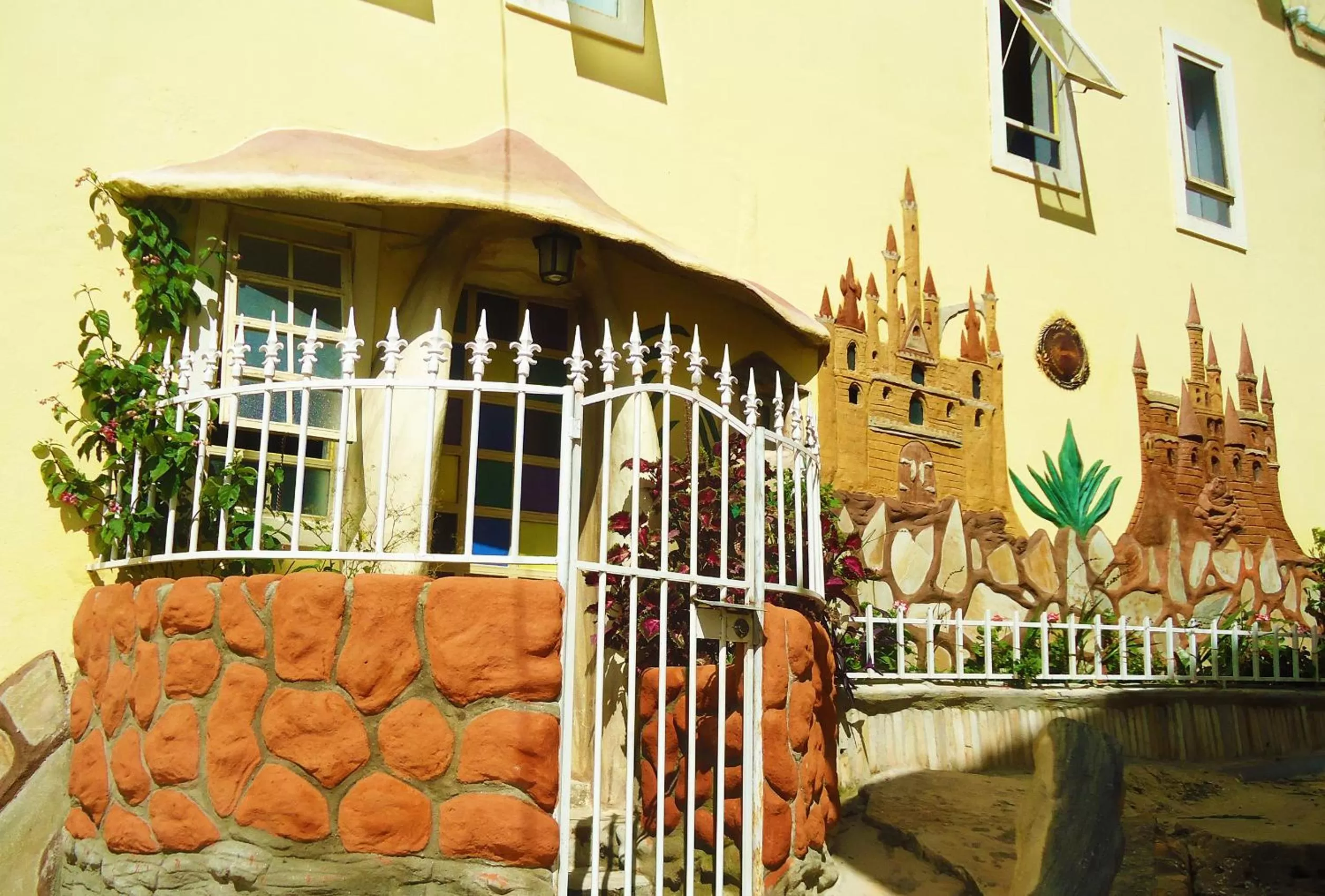 Facade/entrance, Property Building in Pousada Reino Encantado - São Thomé das Letras - Minas Gerais