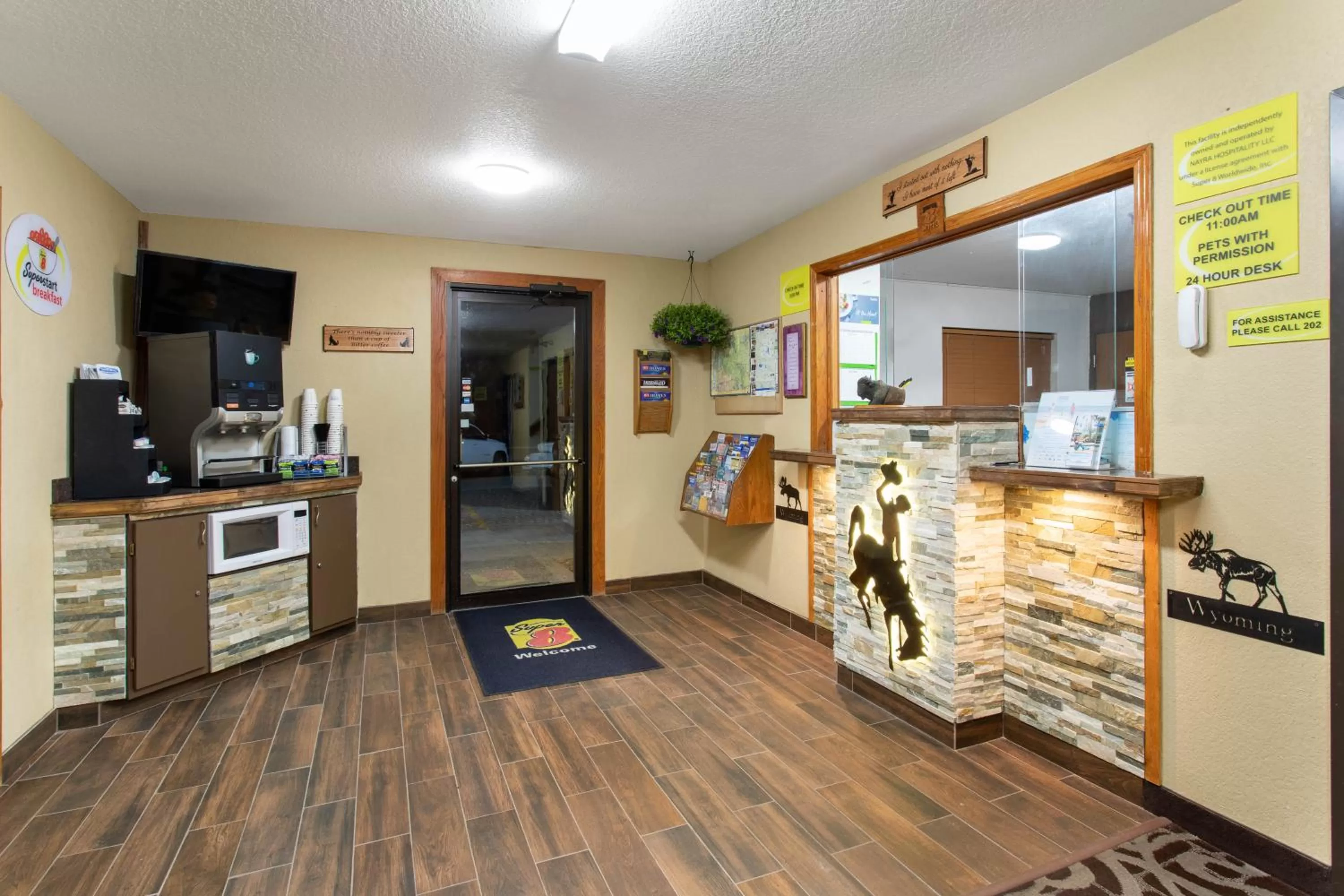Lobby or reception in Super 8 by Wyndham Dubois