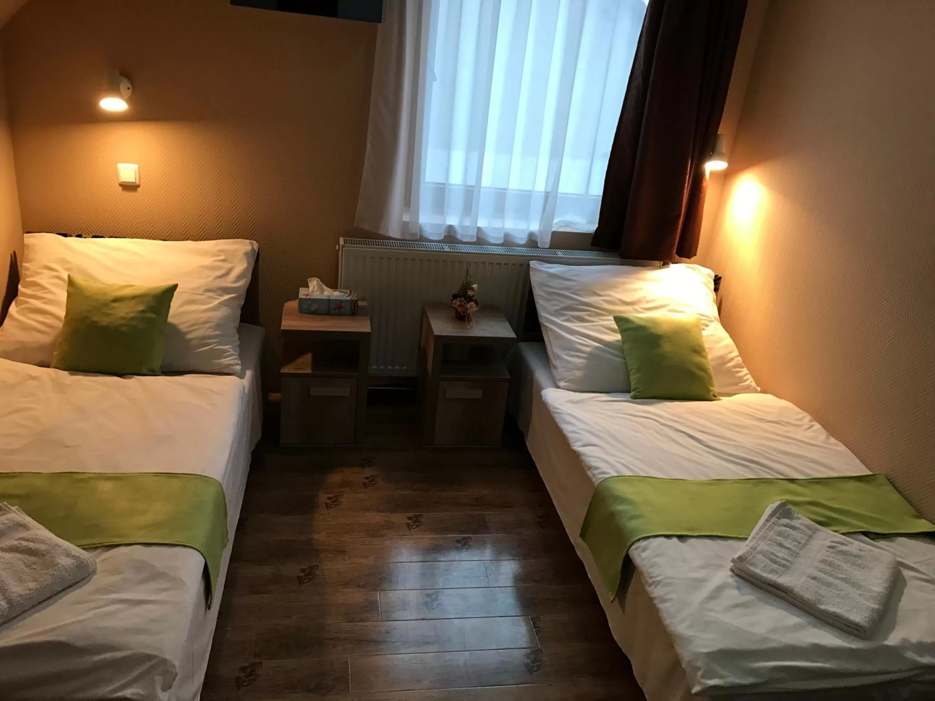 Bed in Abszolút Hotel és Panzió