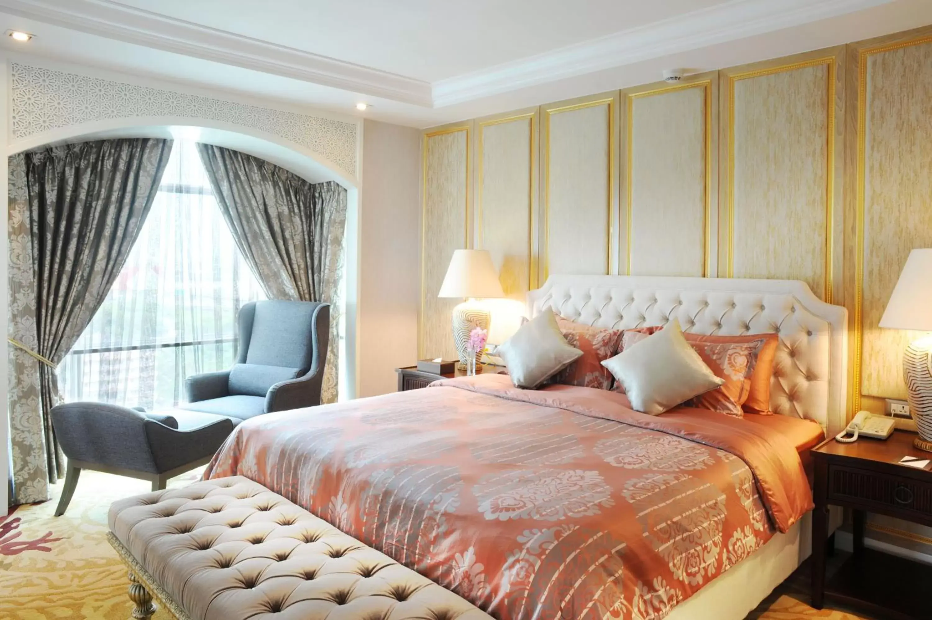 Suite in Al Meroz Hotel Bangkok - The Leading Halal Hotel Suite in Al Meroz Hotel Bangkok - The Leading Halal Hotel