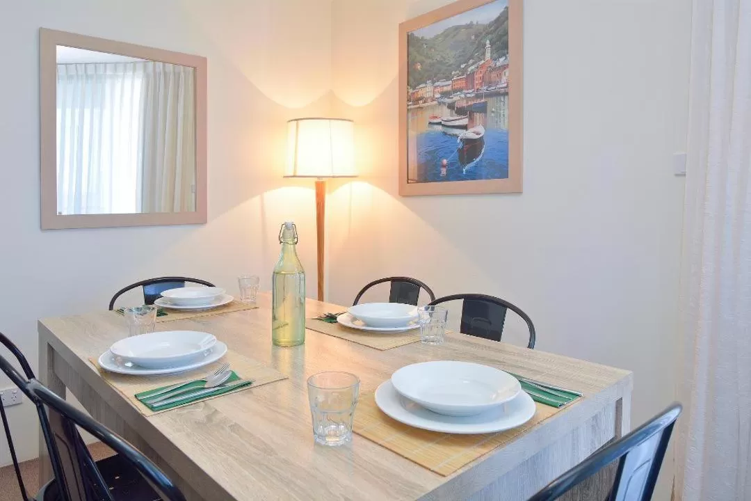 Boathouse Resort (Water Front)