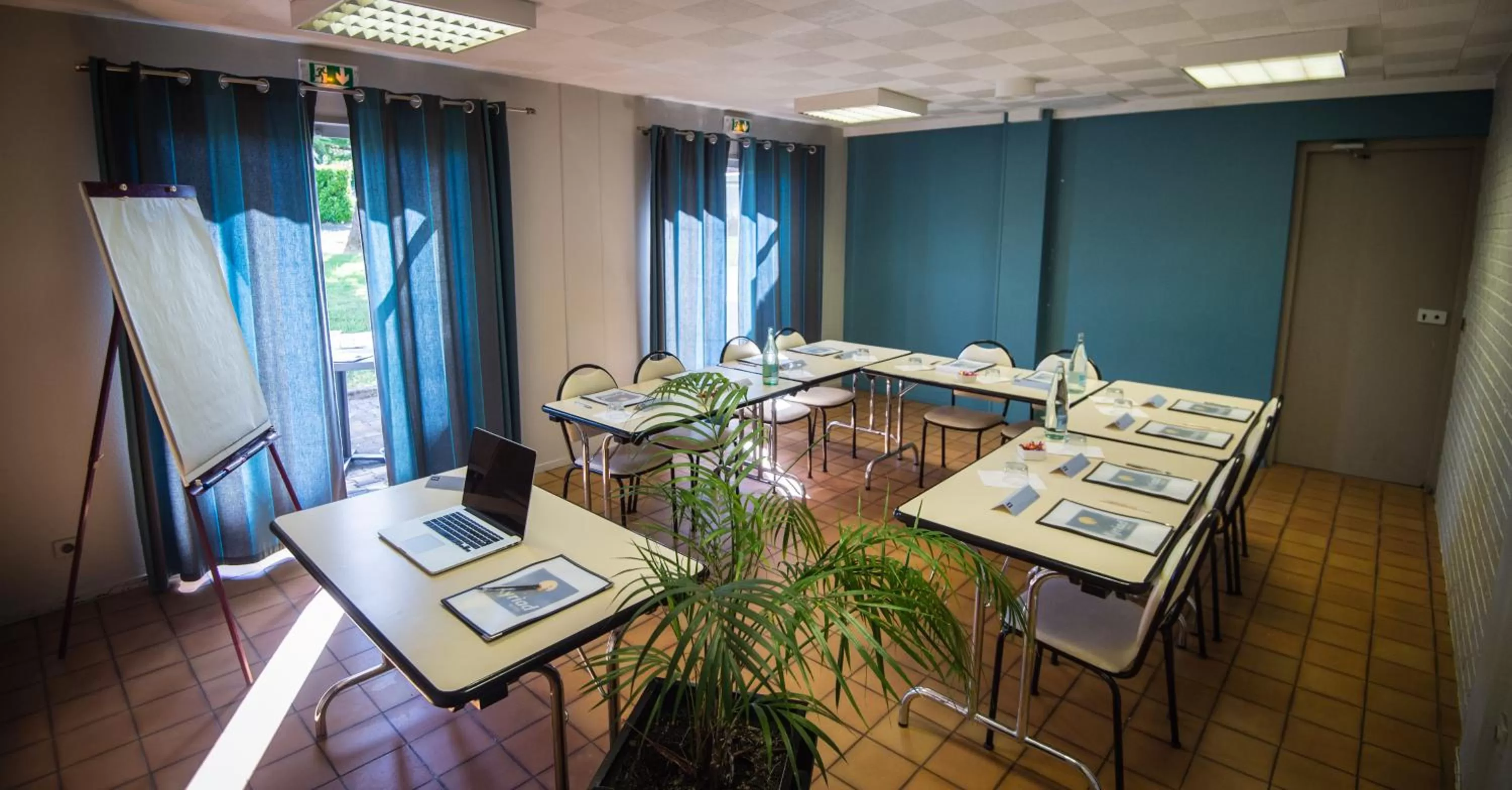 Business facilities in Kyriad Orthez